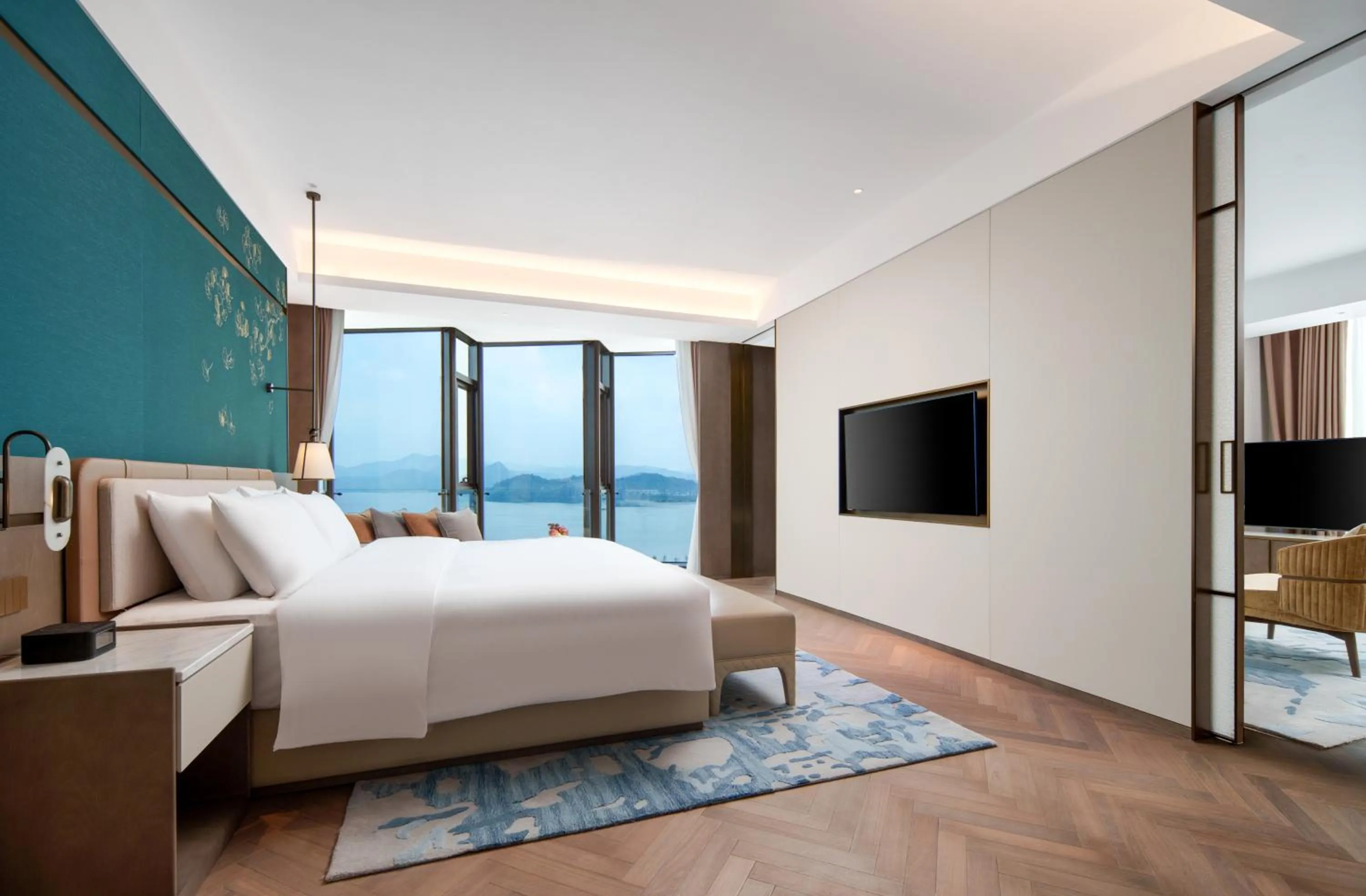 Bedroom in Grand Mercure Hangzhou Qingshan Lake