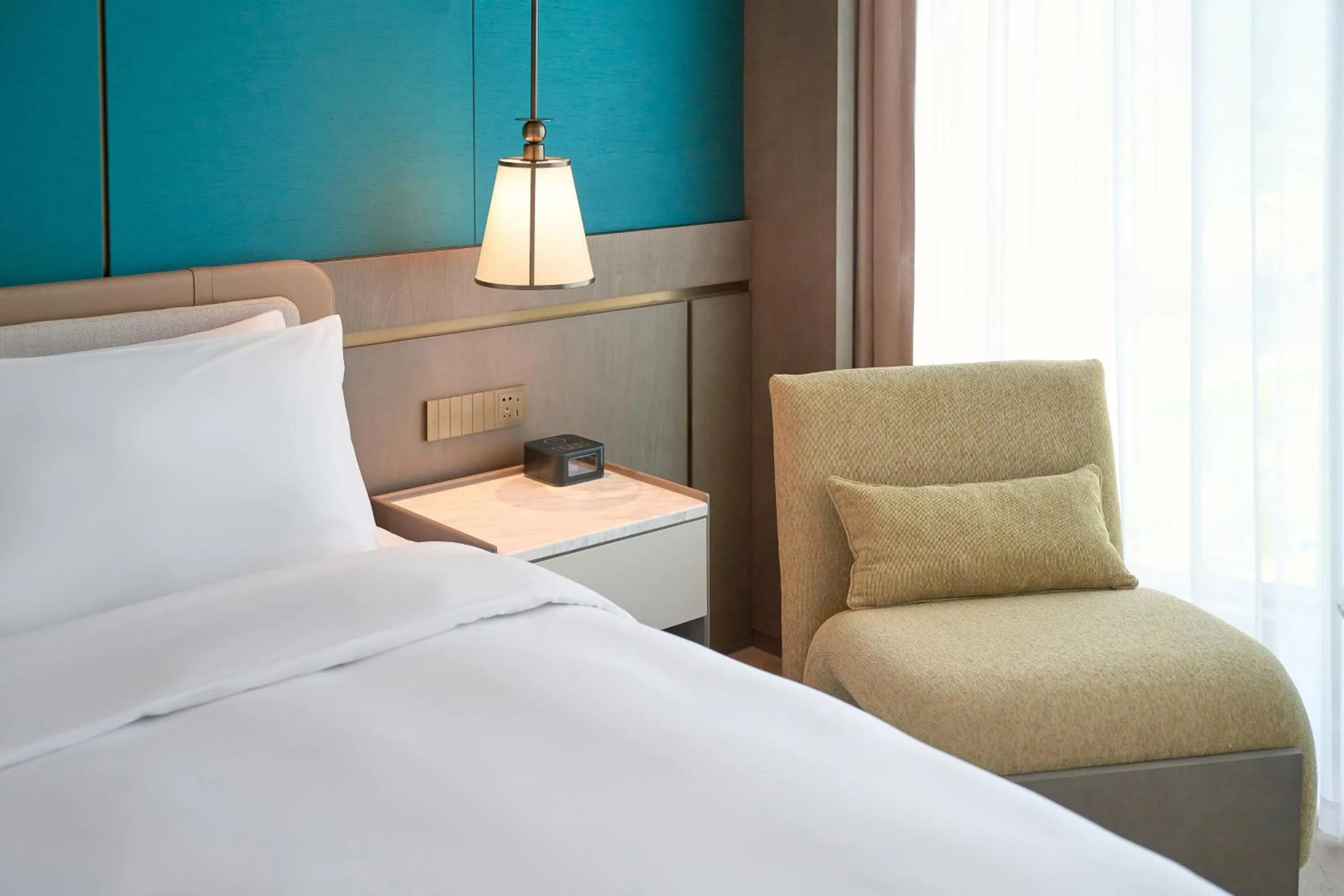 Bedroom in Grand Mercure Hangzhou Qingshan Lake