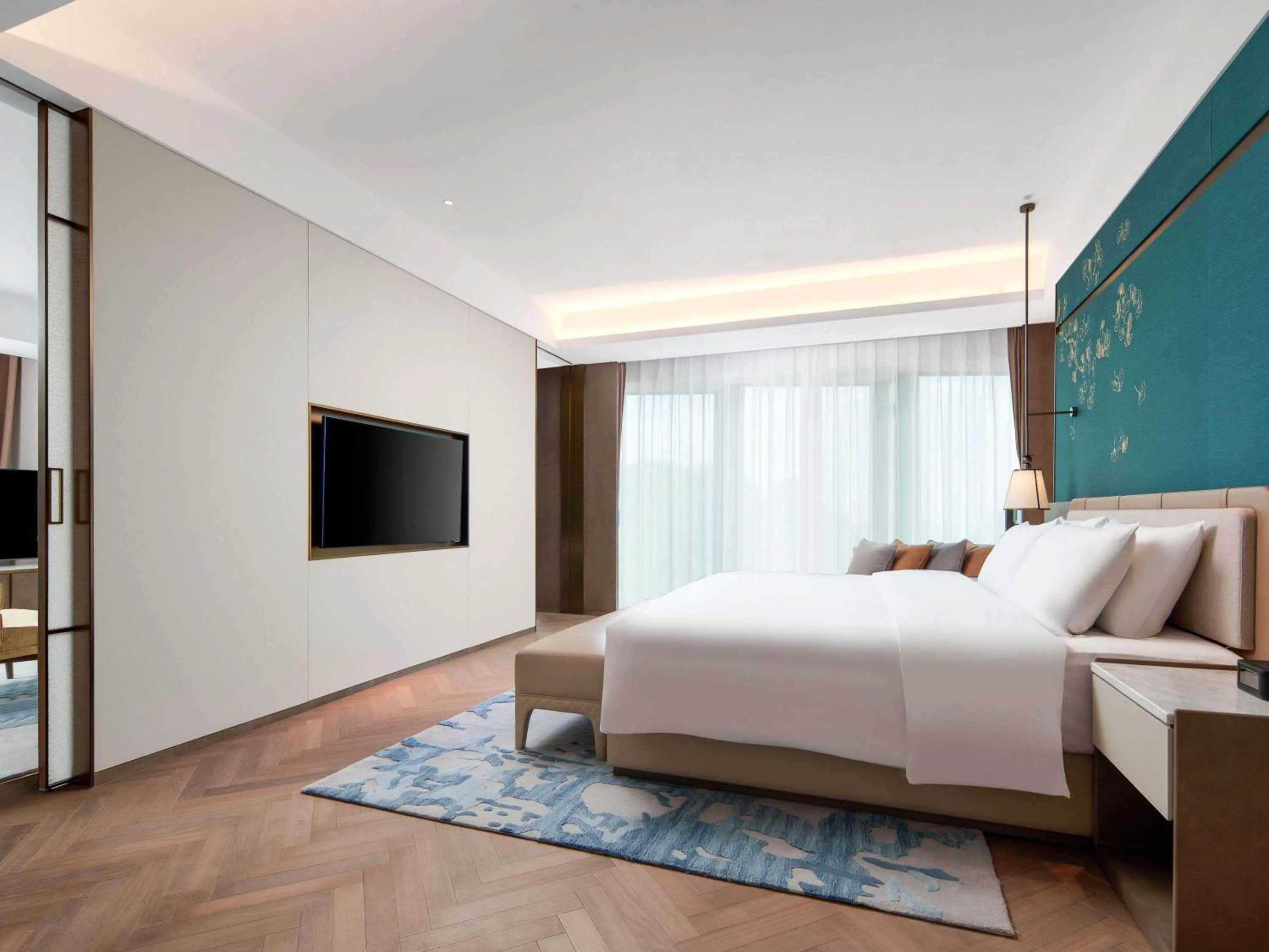 Bedroom in Grand Mercure Hangzhou Qingshan Lake