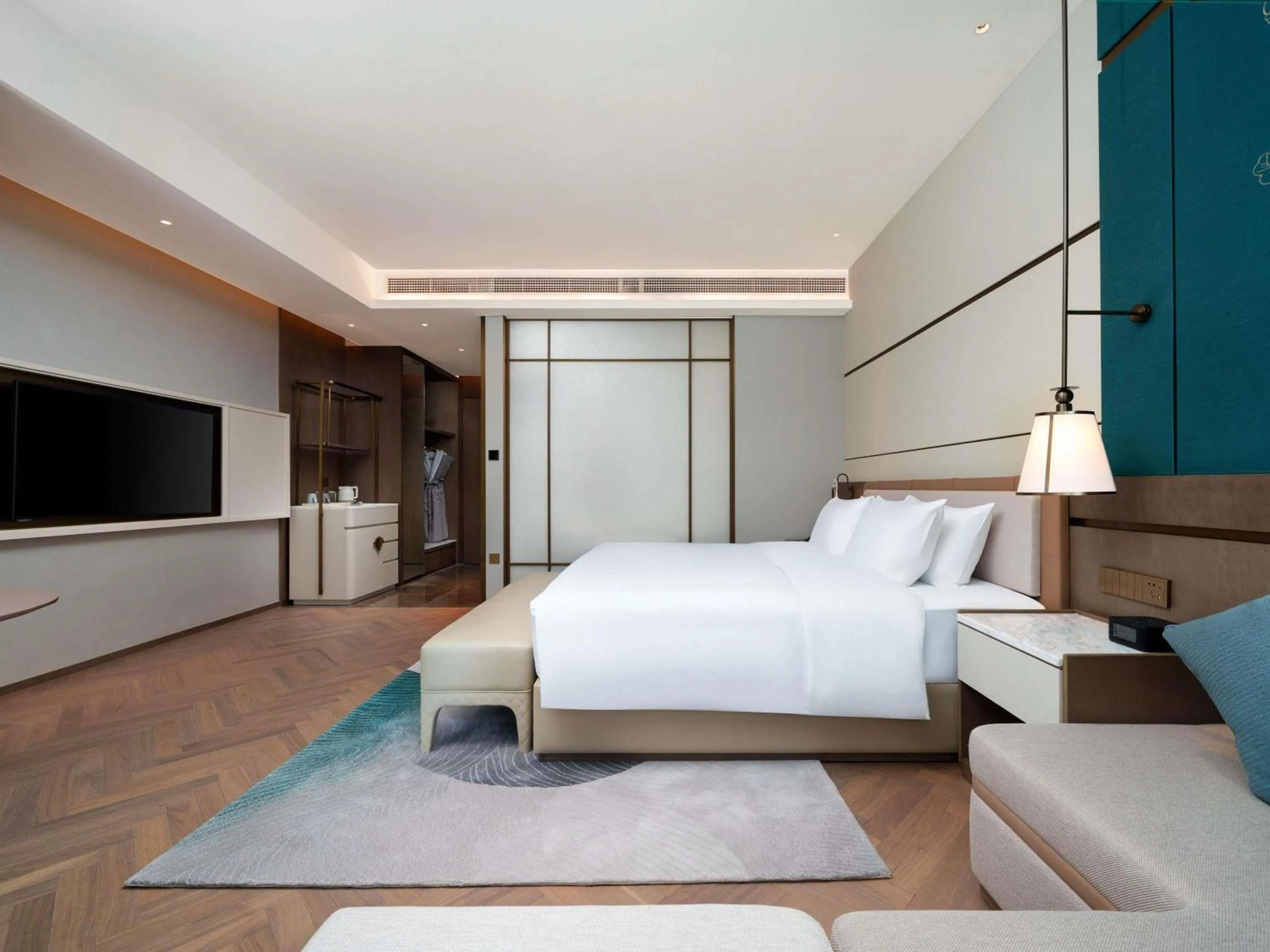 Bedroom in Grand Mercure Hangzhou Qingshan Lake