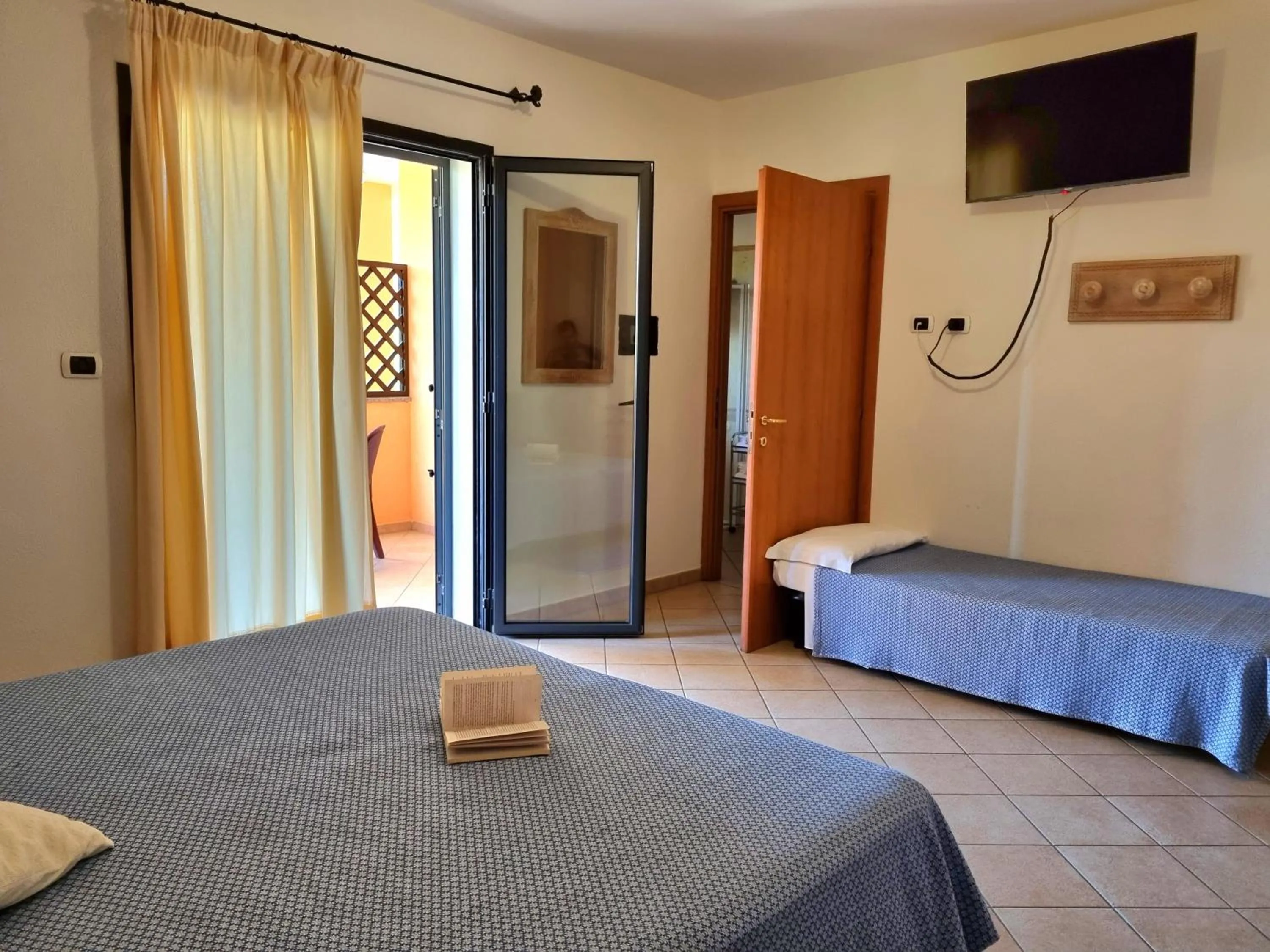 Bed in Hotel Delle Isole