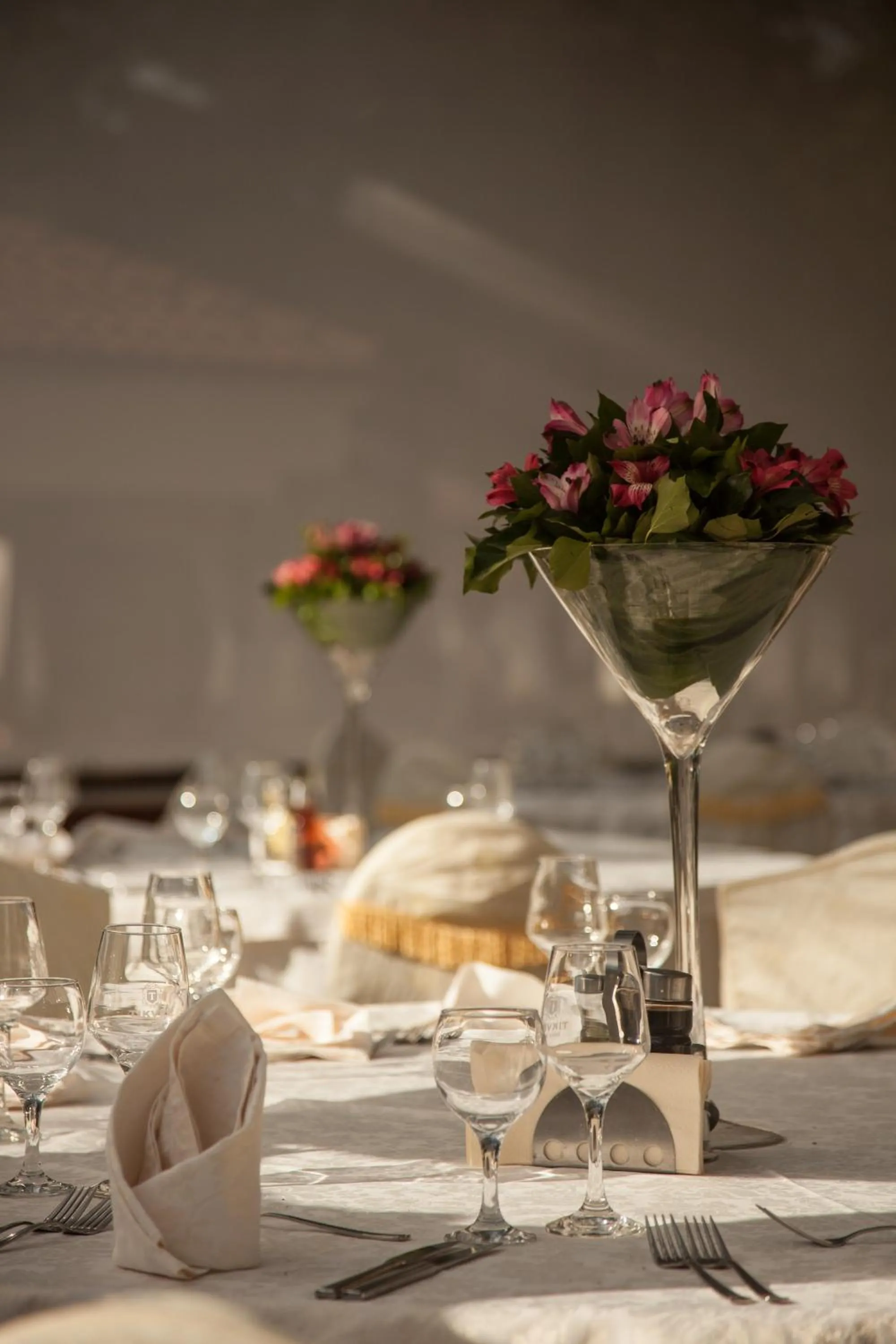 Restaurant/places to eat in Hotel Bellevue