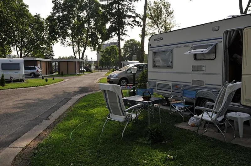 Text overlay in Hotel Bellevue