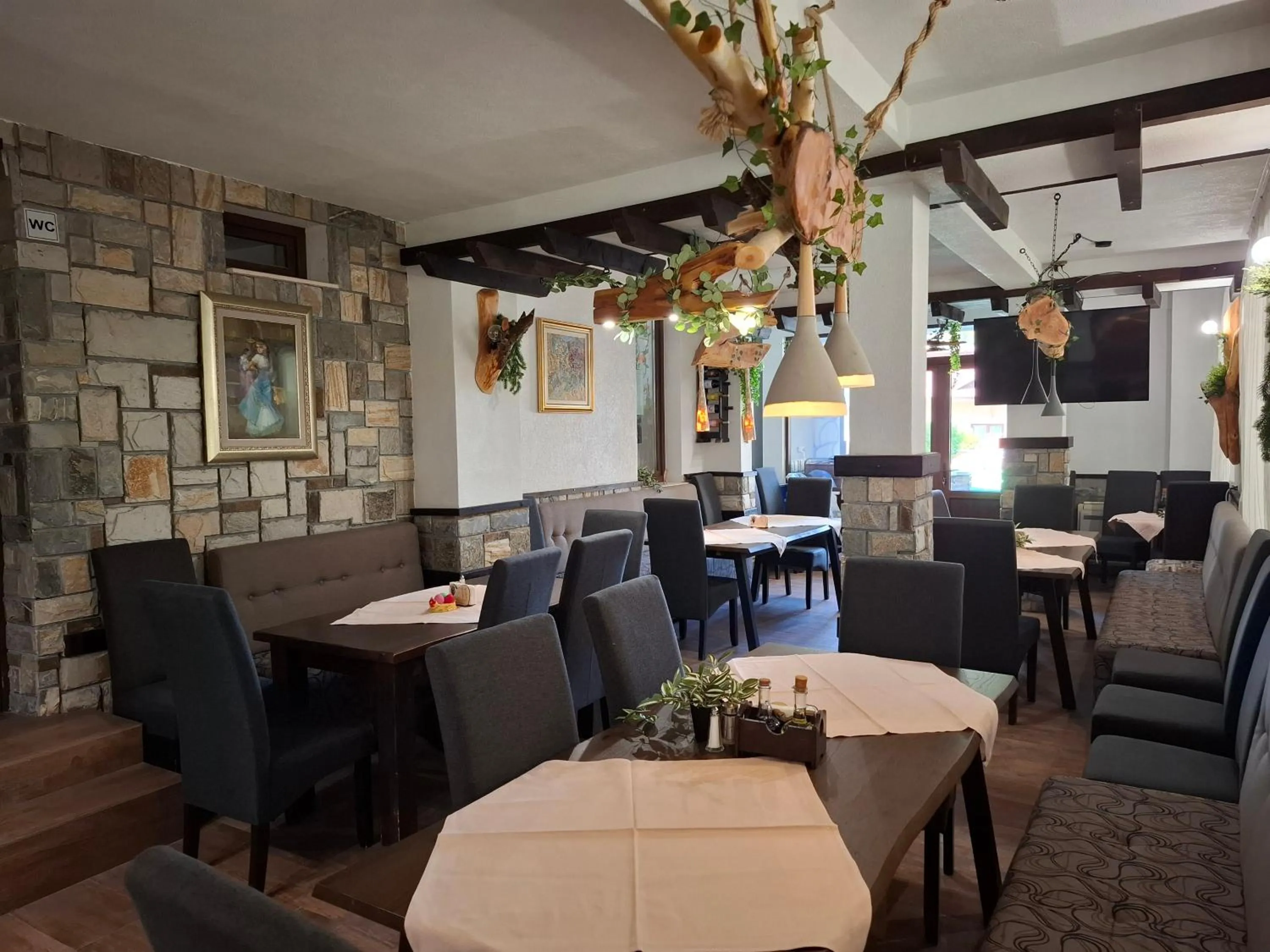 Restaurant/places to eat in Horlog Castle