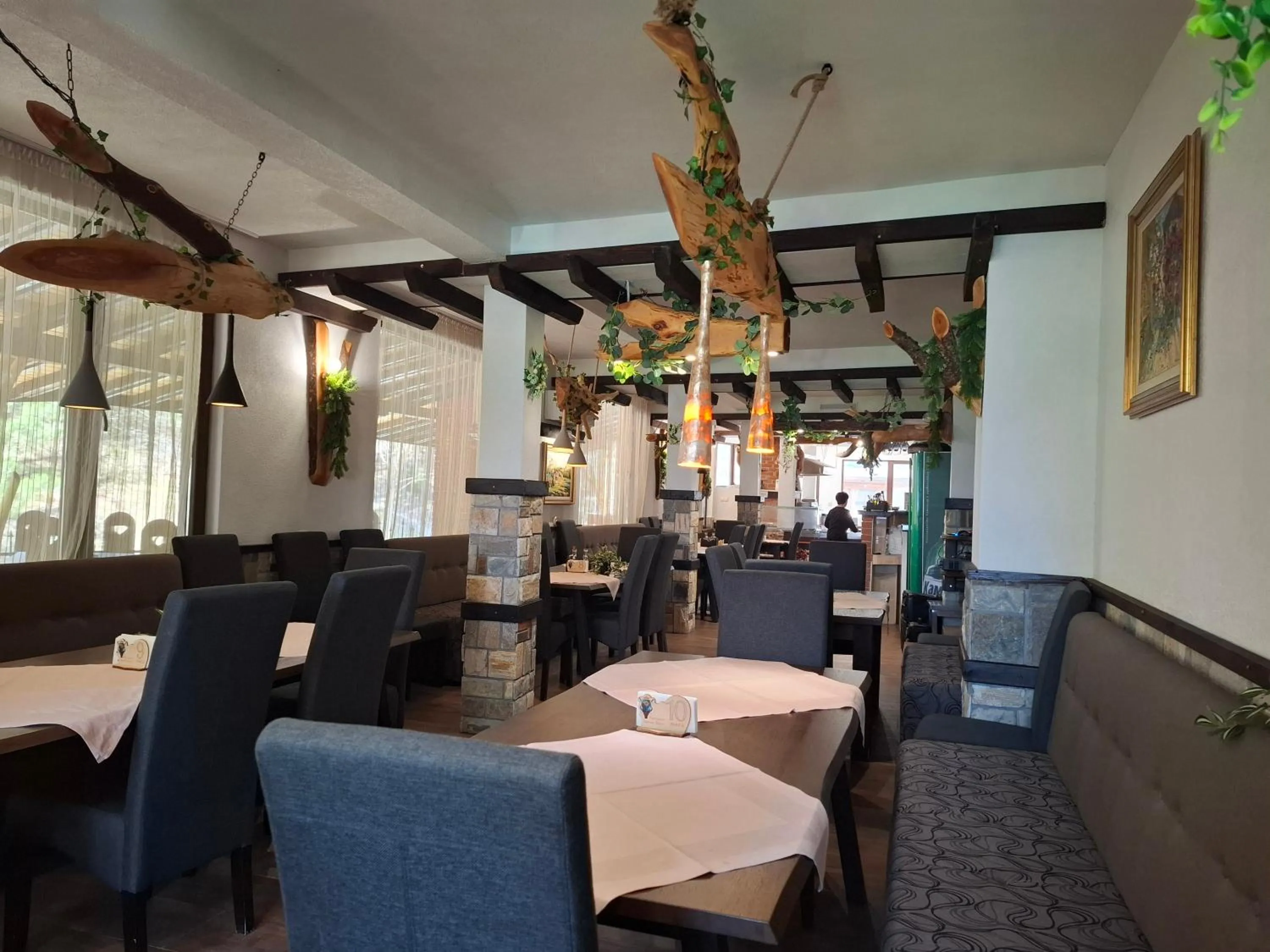 Restaurant/places to eat in Horlog Castle