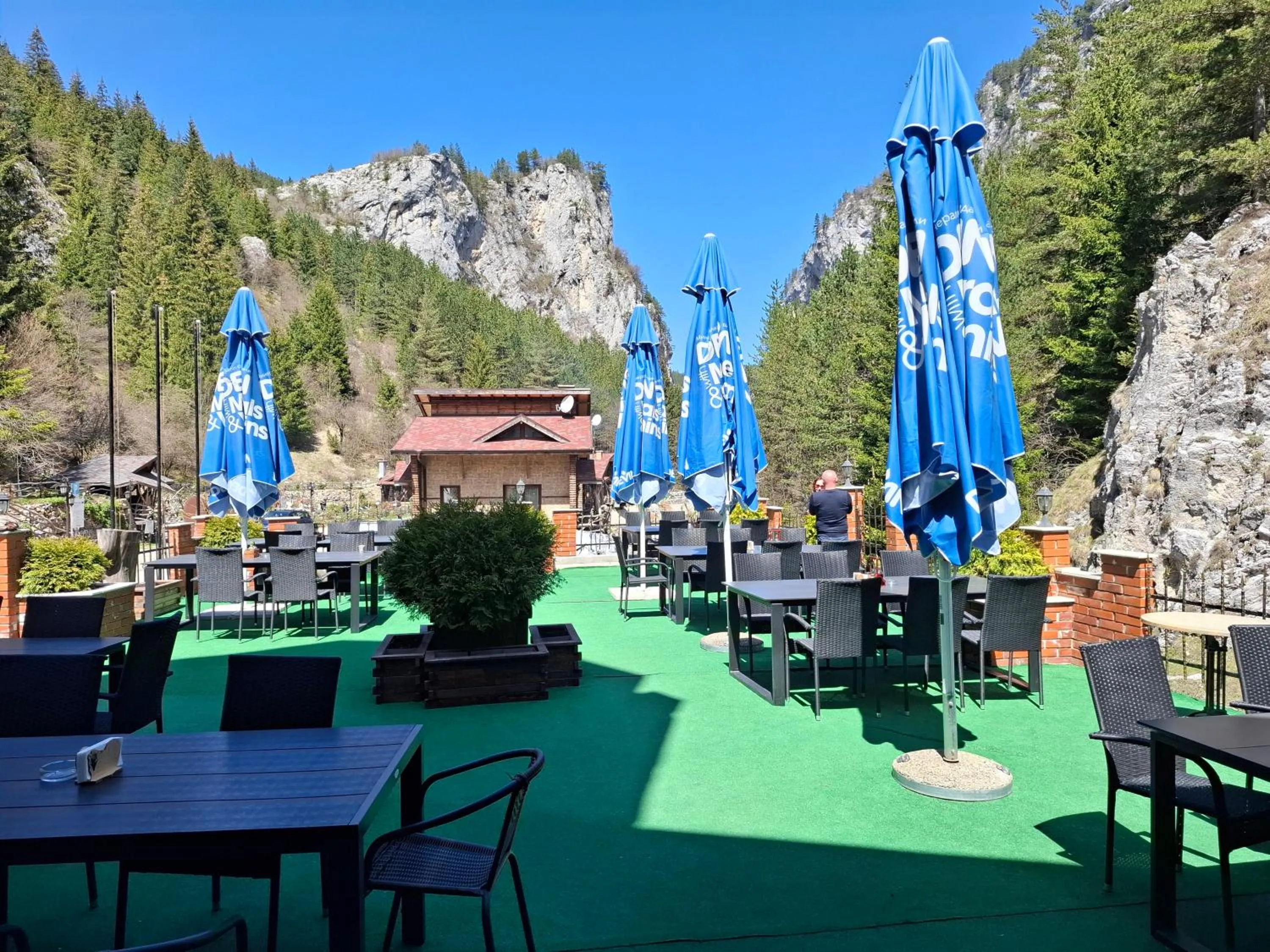 Restaurant/places to eat in Horlog Castle