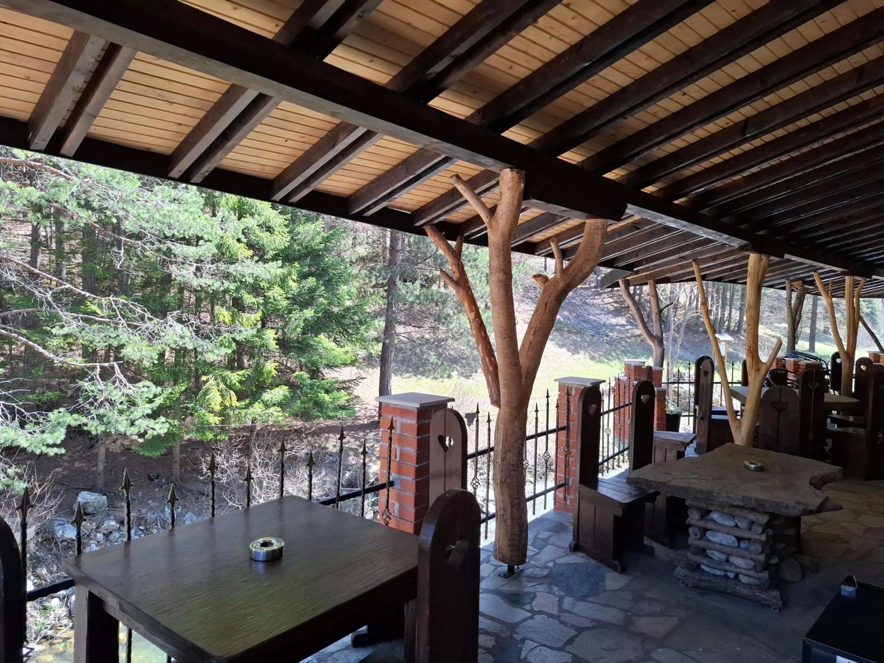 Restaurant/places to eat in Horlog Castle