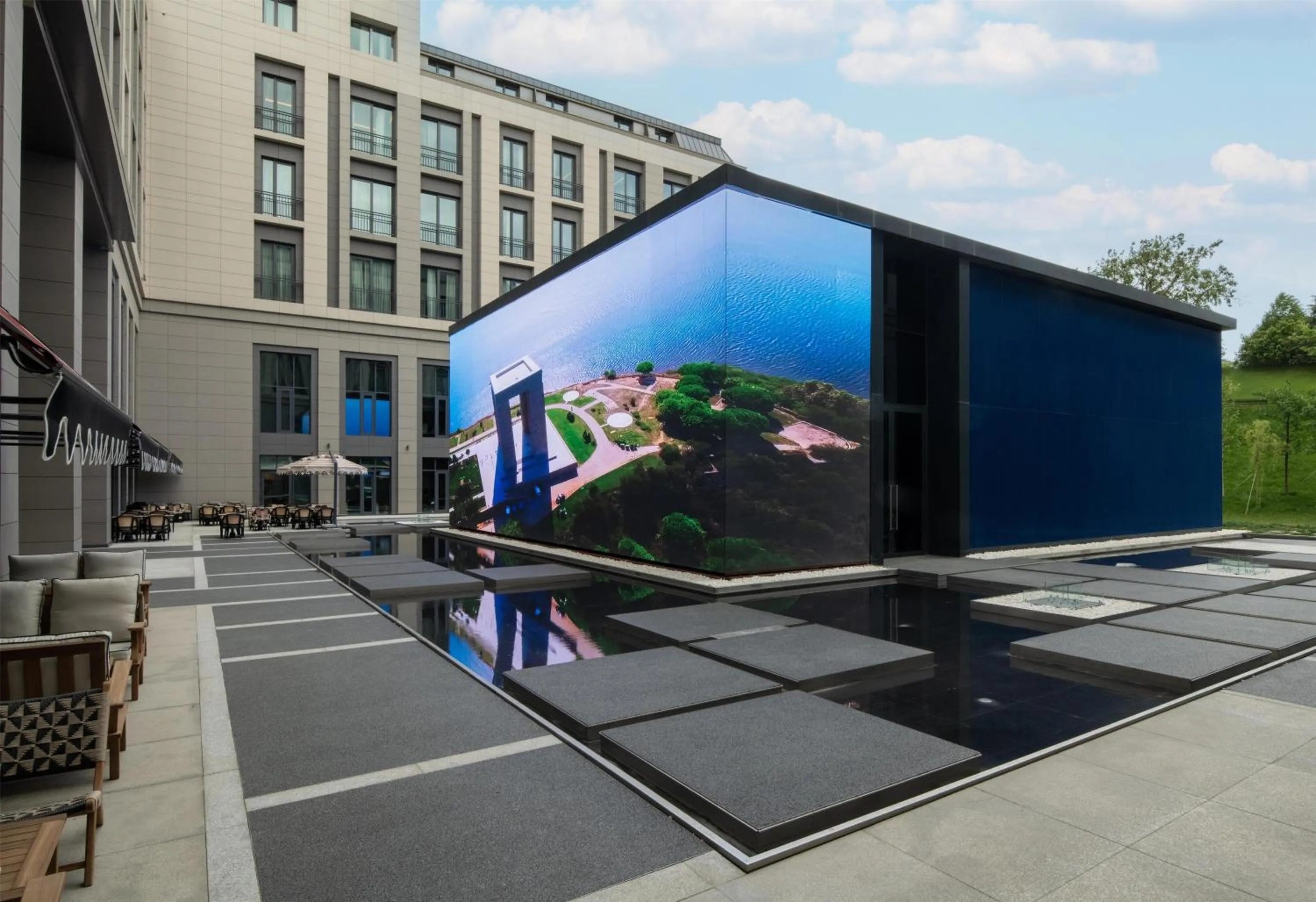 Meeting/conference room in Altunizade Suites Istanbul, Curio Collection By Hilton