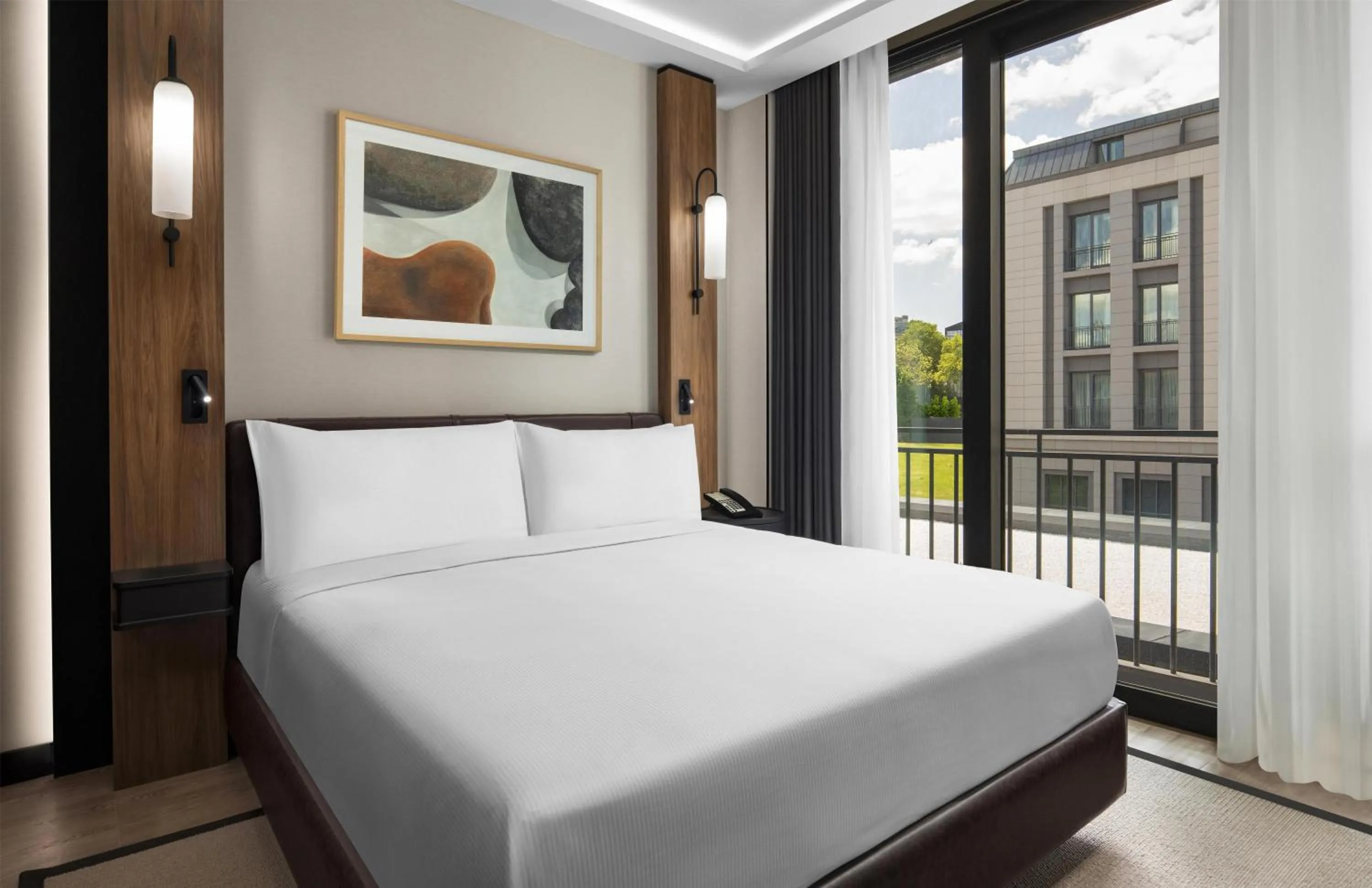 Bed in Altunizade Suites Istanbul, Curio Collection By Hilton