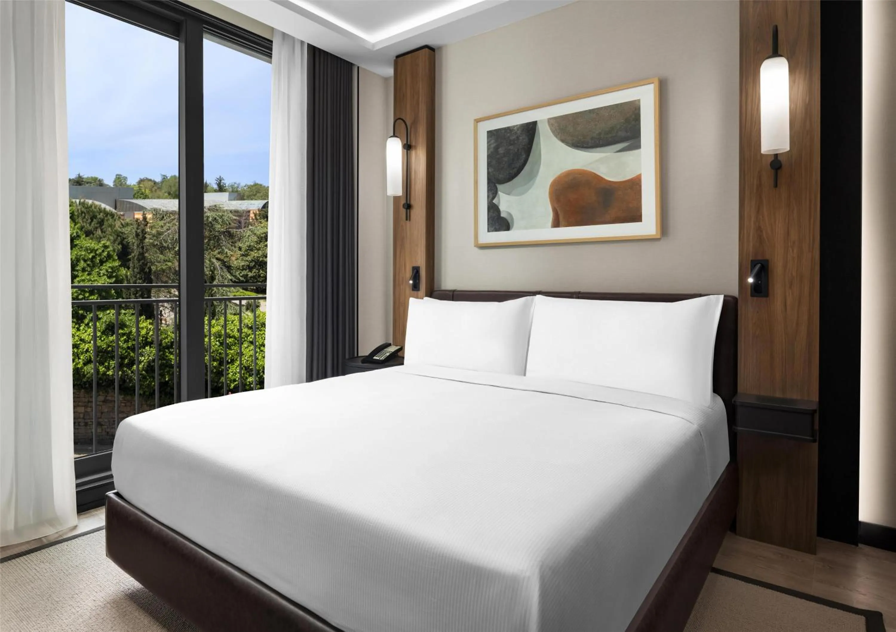 Bed in Altunizade Suites Istanbul, Curio Collection By Hilton