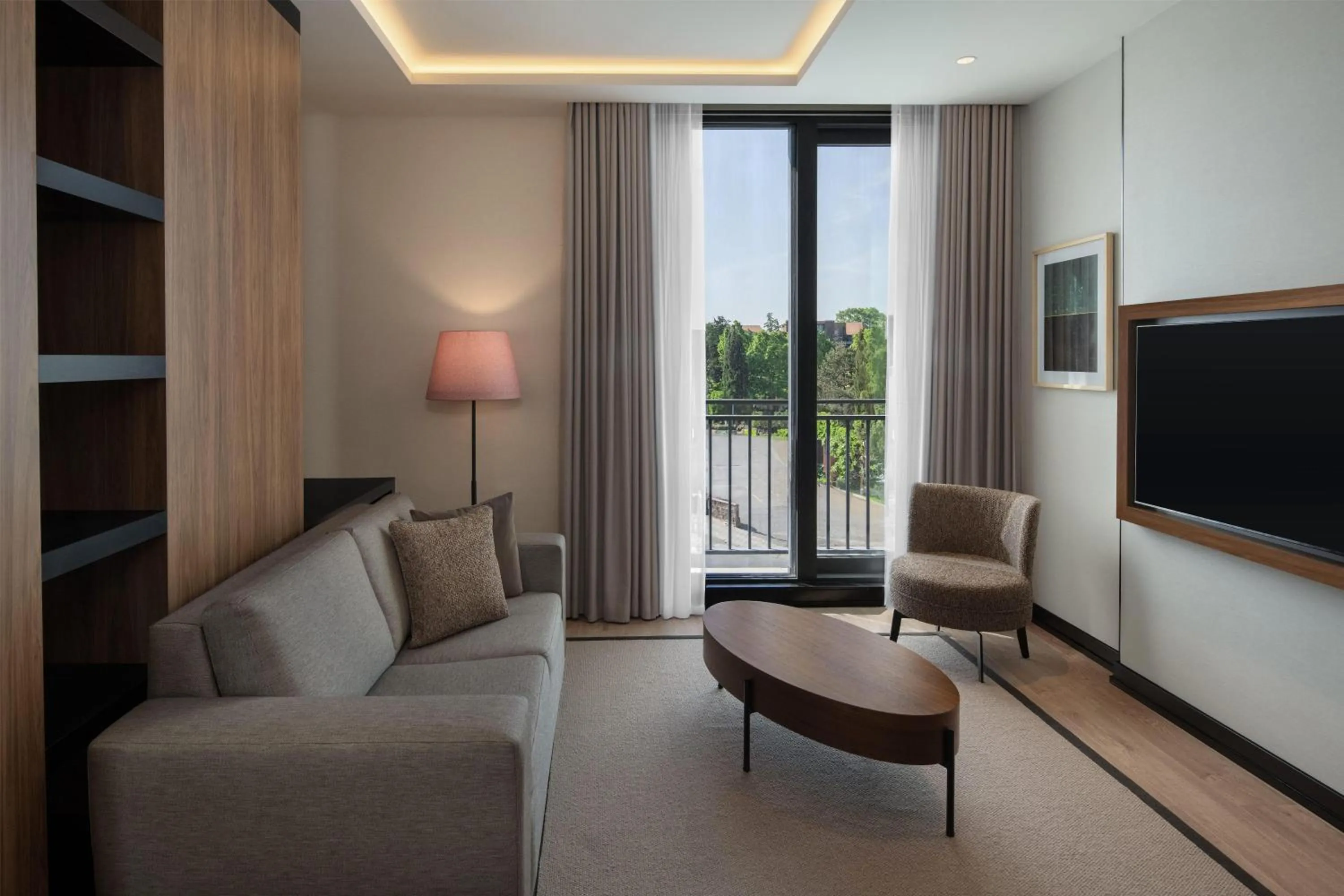 Living room in Altunizade Suites Istanbul, Curio Collection By Hilton