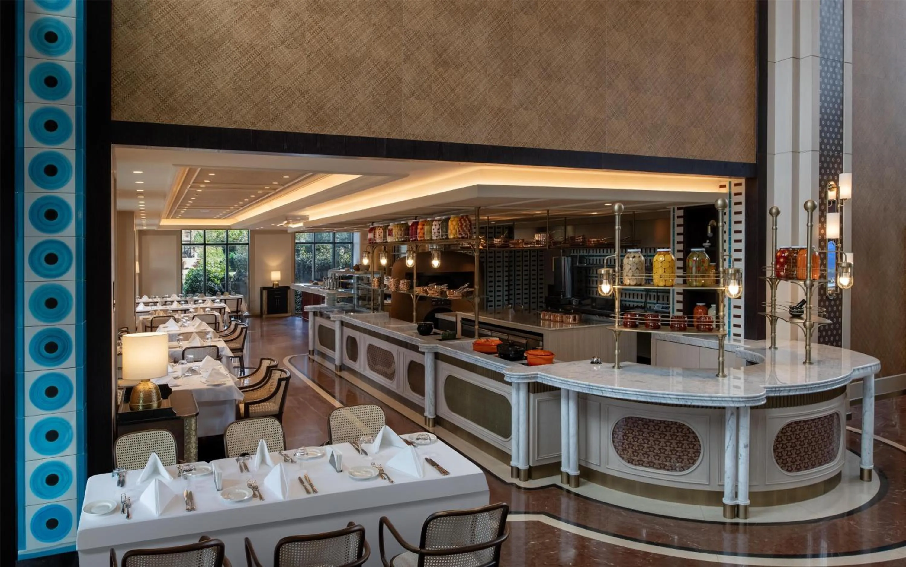 Restaurant/places to eat in Altunizade Suites Istanbul, Curio Collection By Hilton