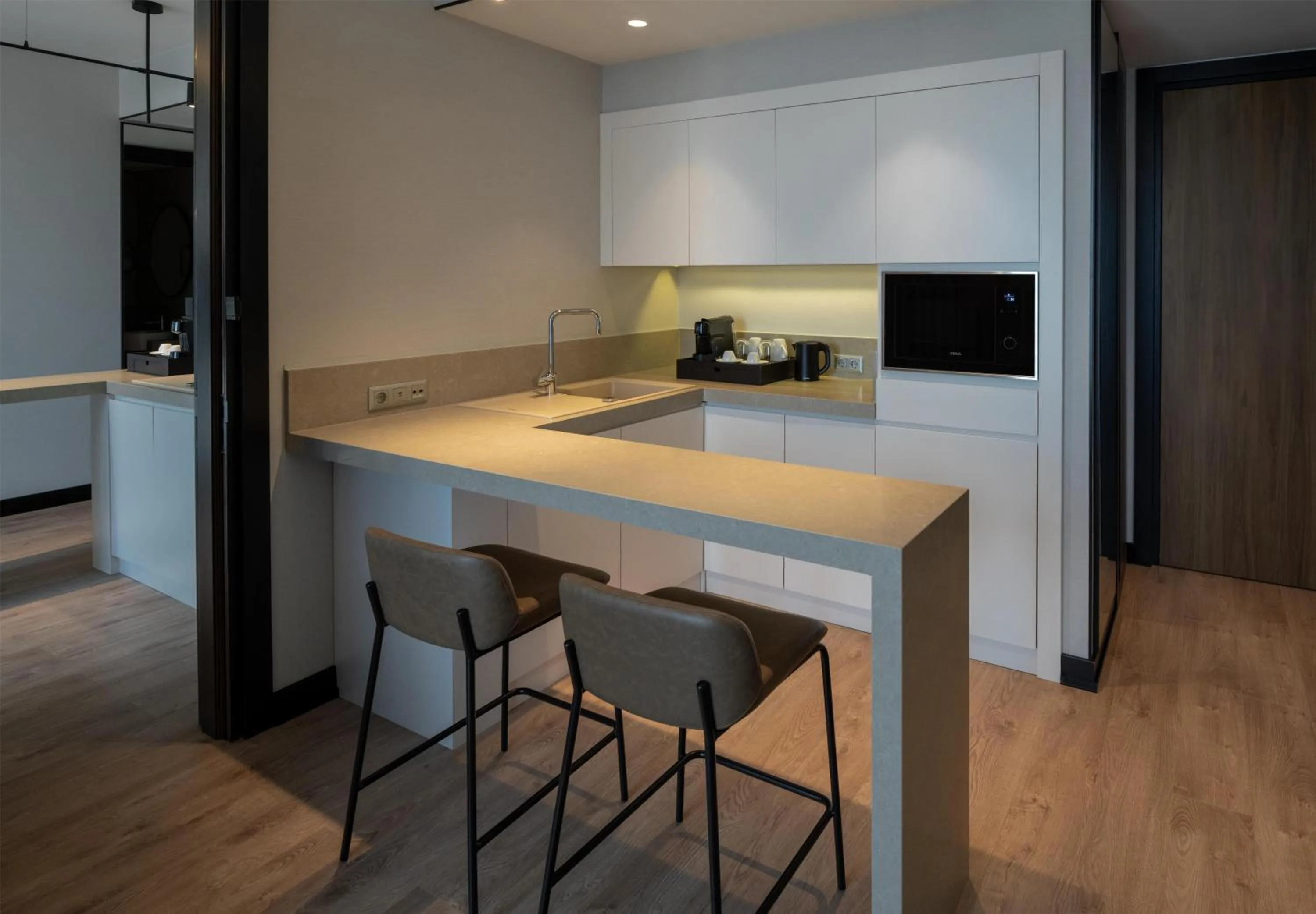 Kitchen or kitchenette in Altunizade Suites Istanbul, Curio Collection By Hilton