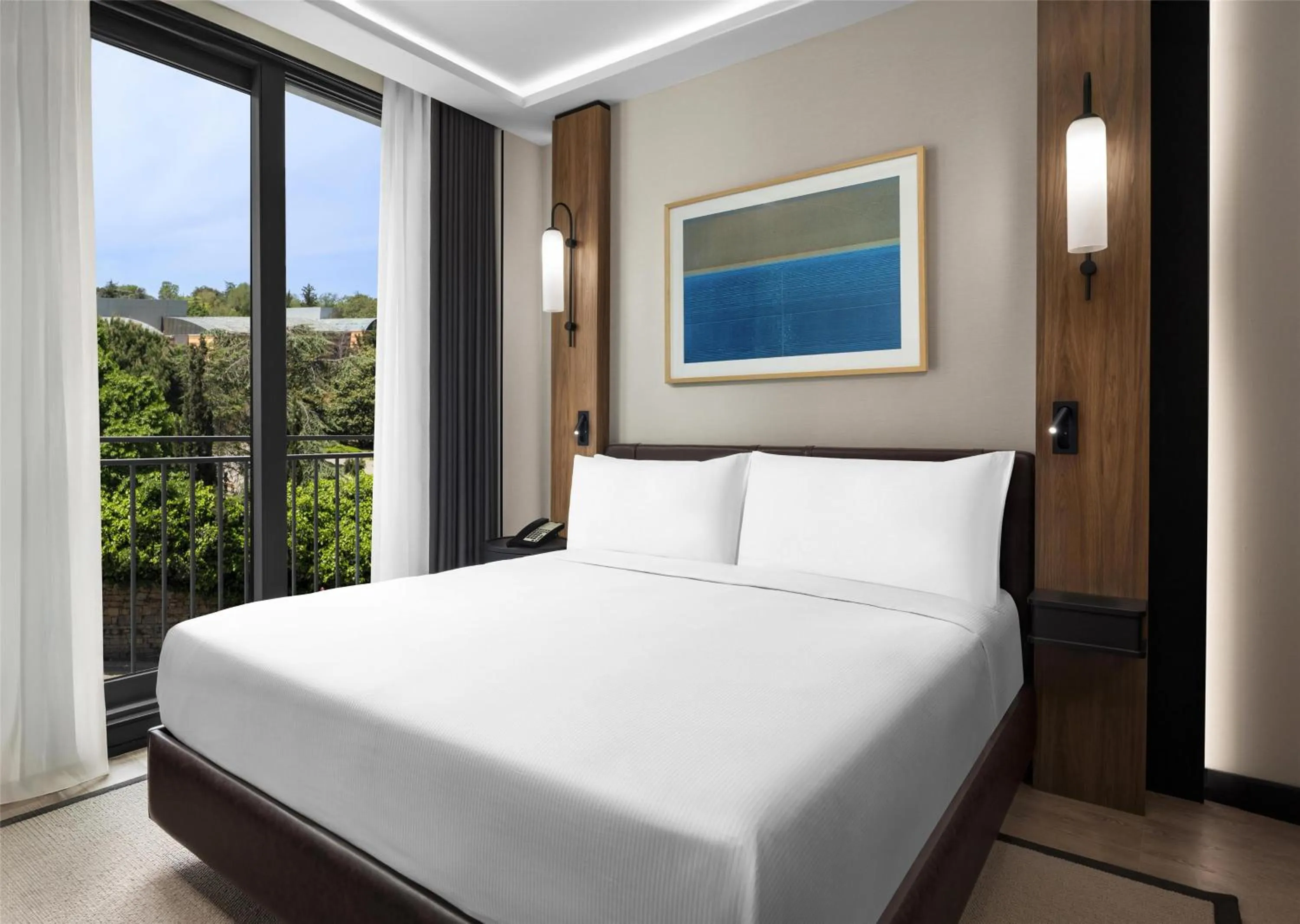 Bed in Altunizade Suites Istanbul, Curio Collection By Hilton