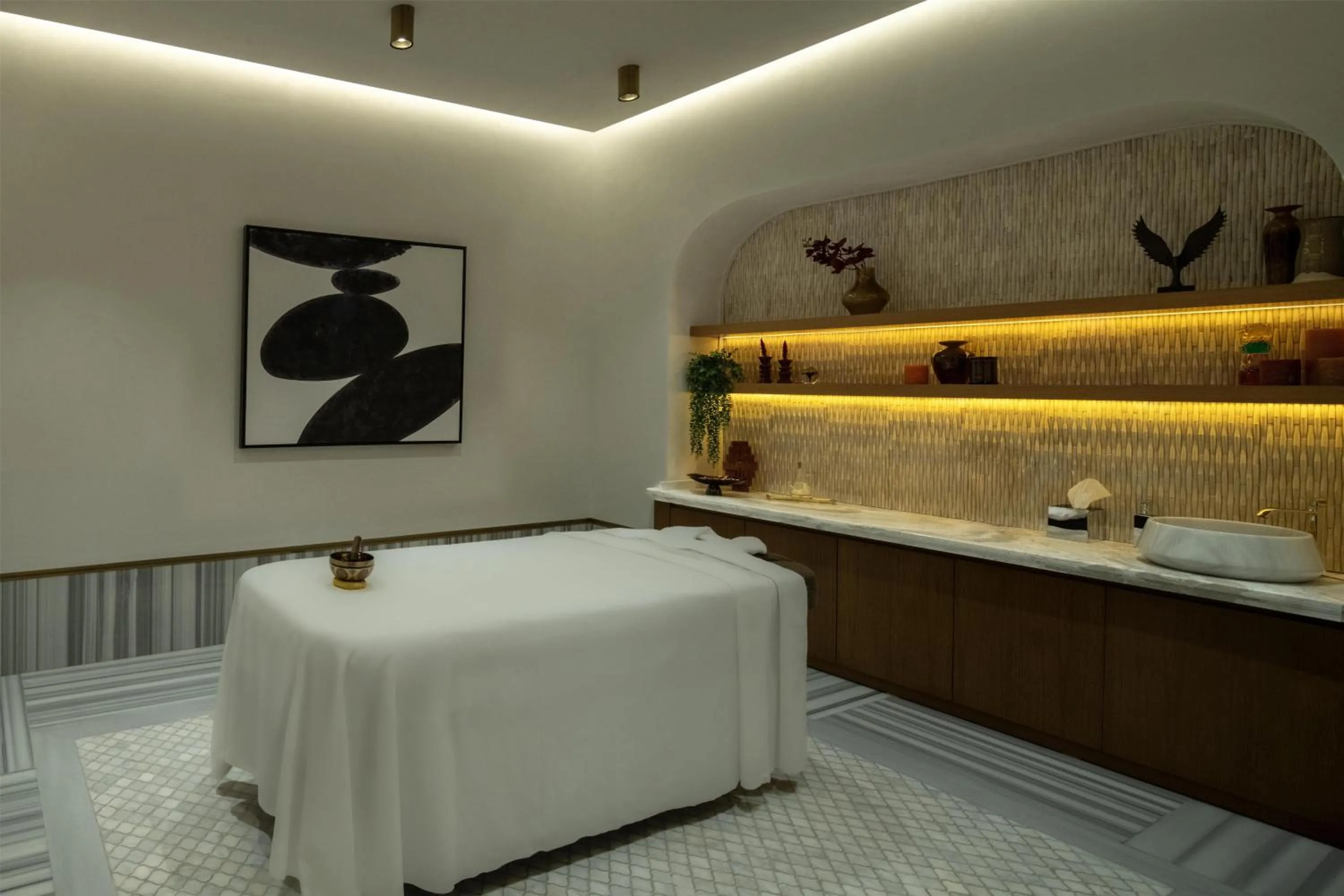 Sports, Bed in Altunizade Suites Istanbul, Curio Collection By Hilton