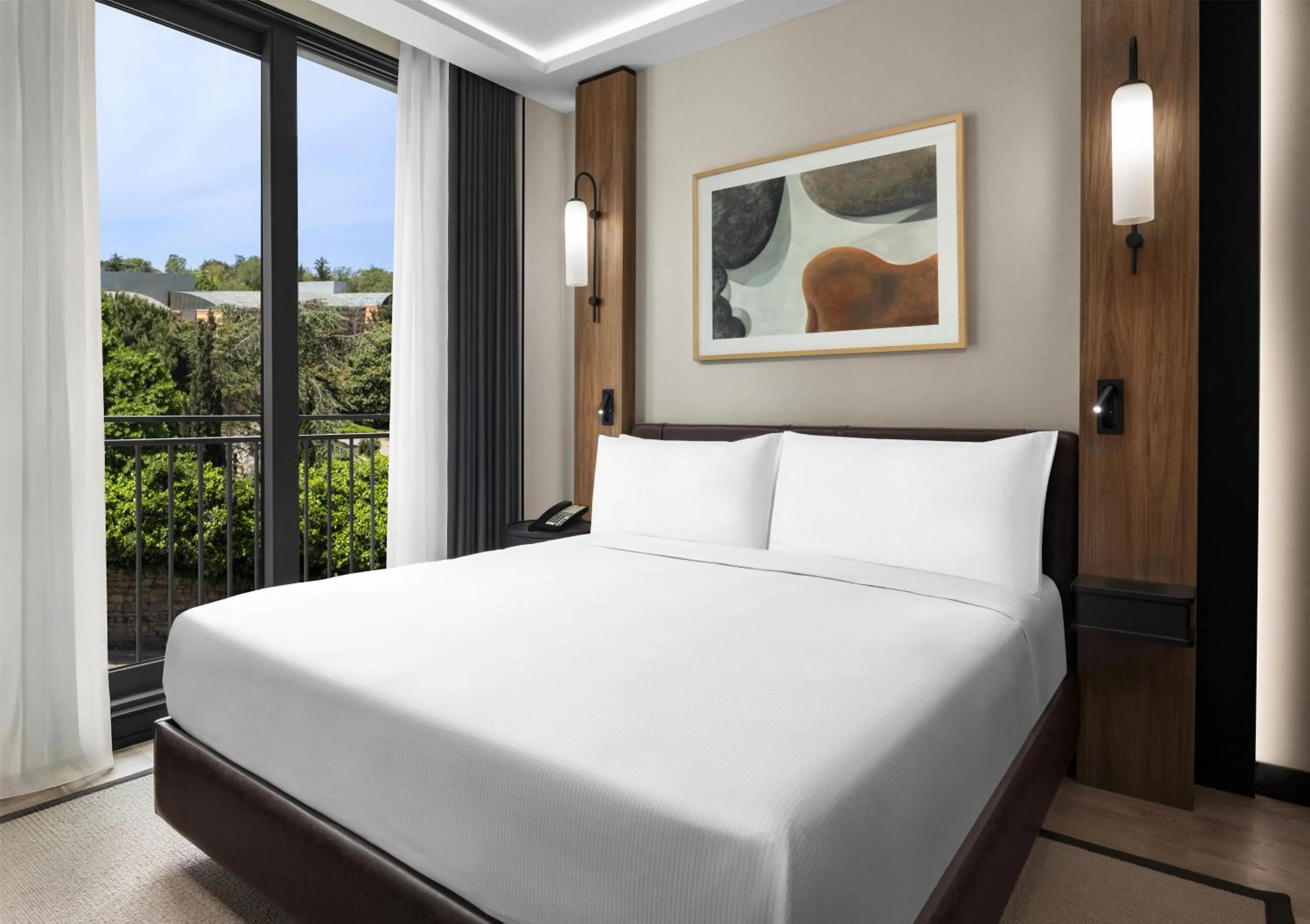Bed in Altunizade Suites Istanbul, Curio Collection By Hilton