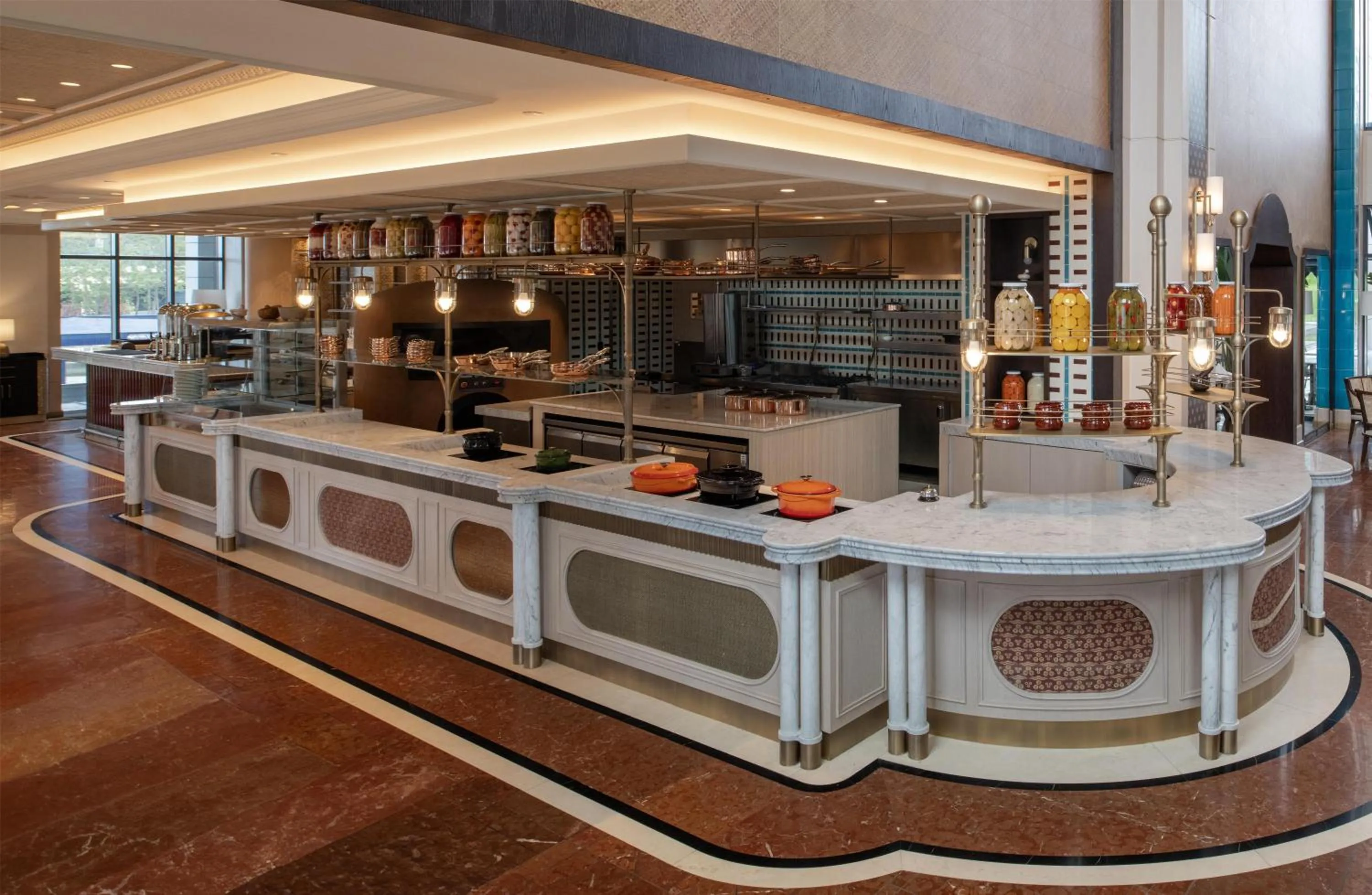 Restaurant/places to eat in Altunizade Suites Istanbul, Curio Collection By Hilton