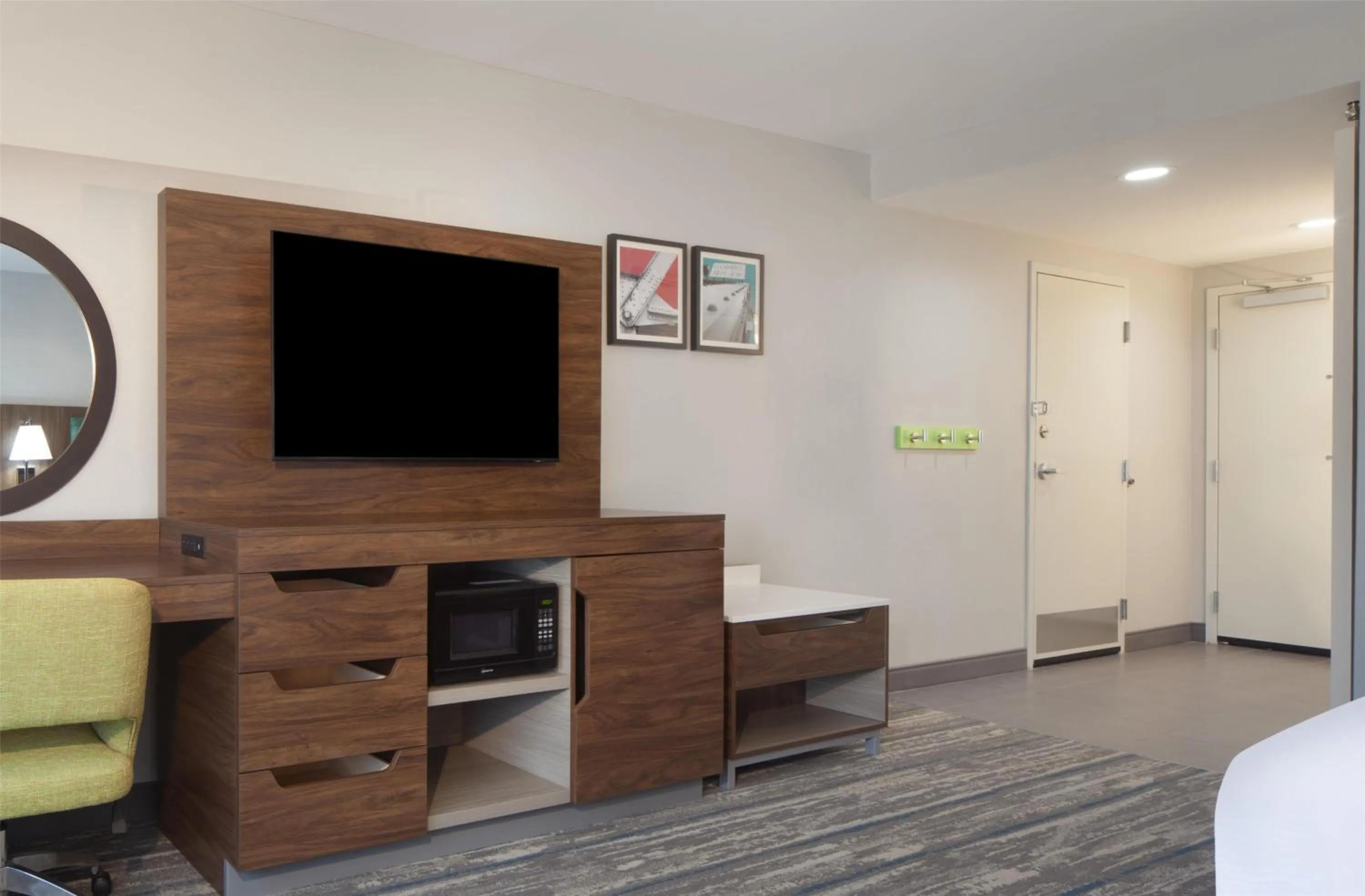 Bed in Hampton Inn Evergreen