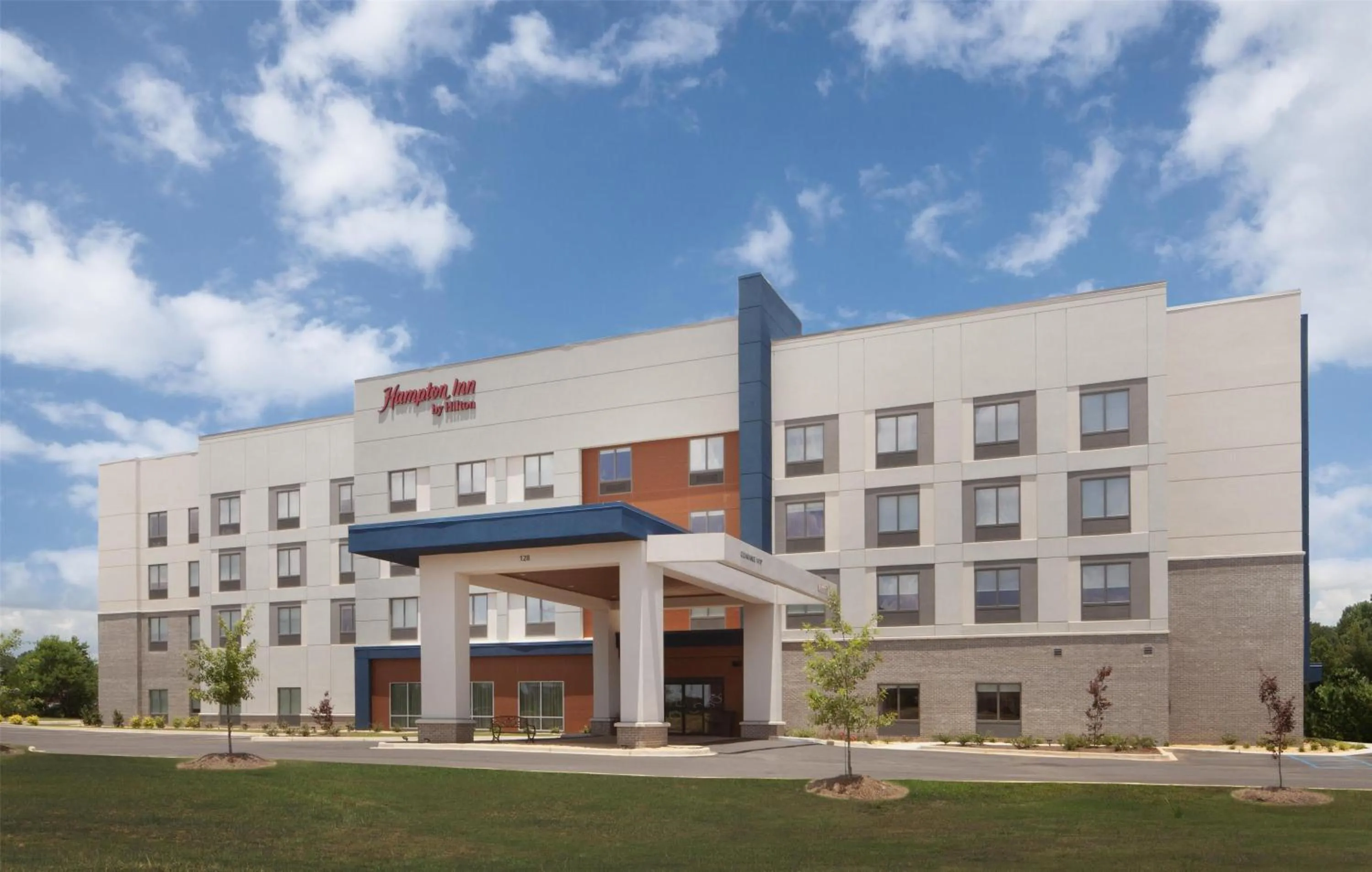 Property building in Hampton Inn Evergreen