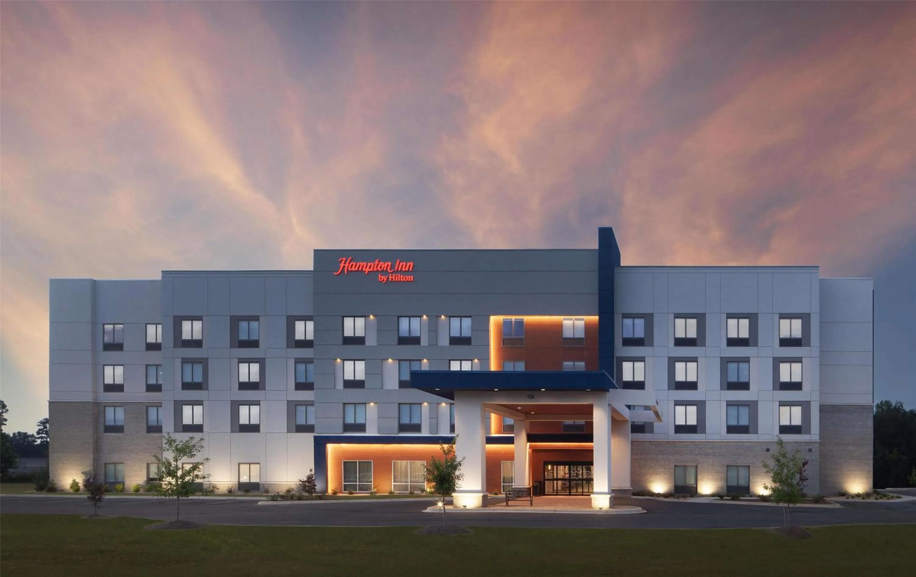 Property building in Hampton Inn Evergreen