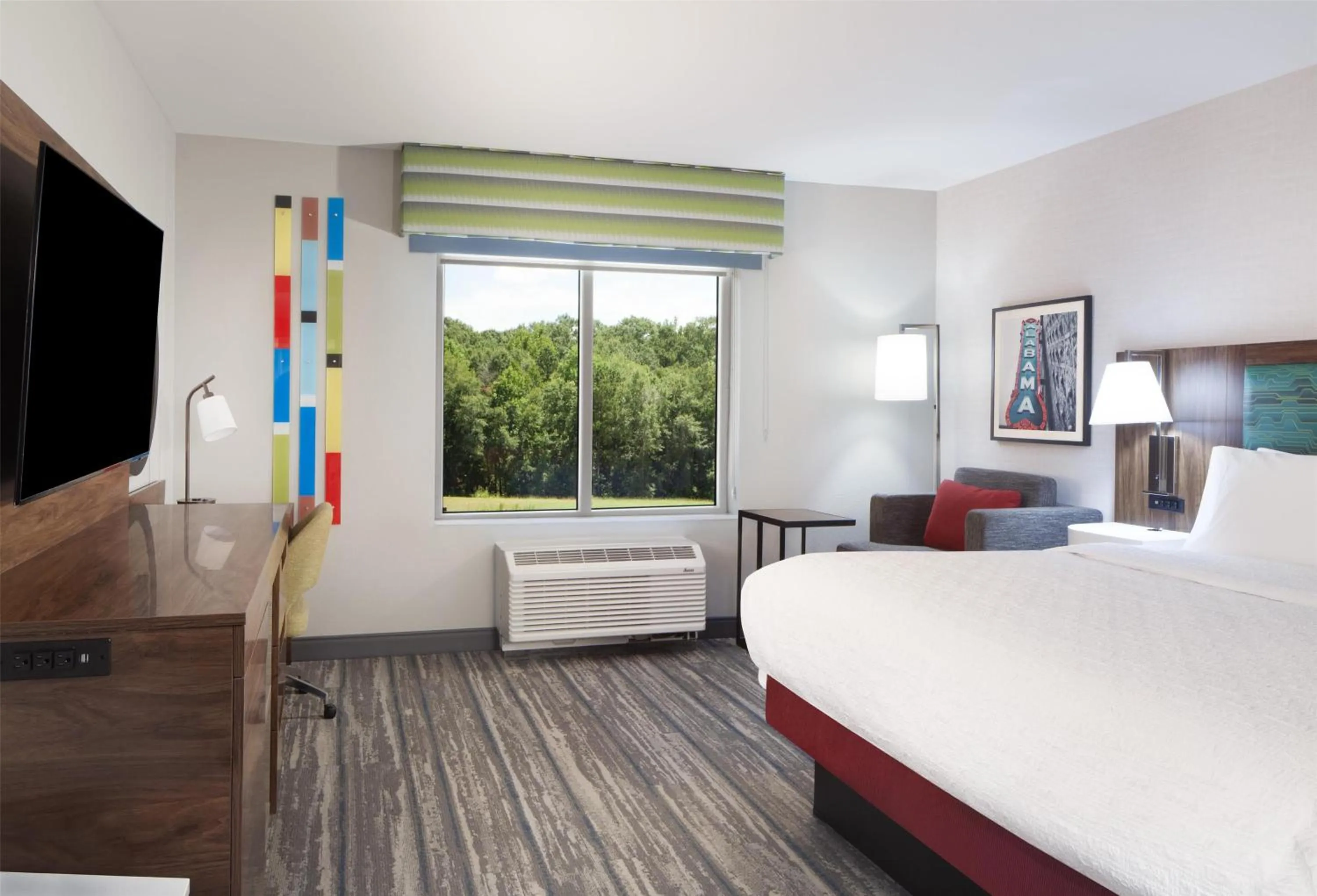 Bed in Hampton Inn Evergreen