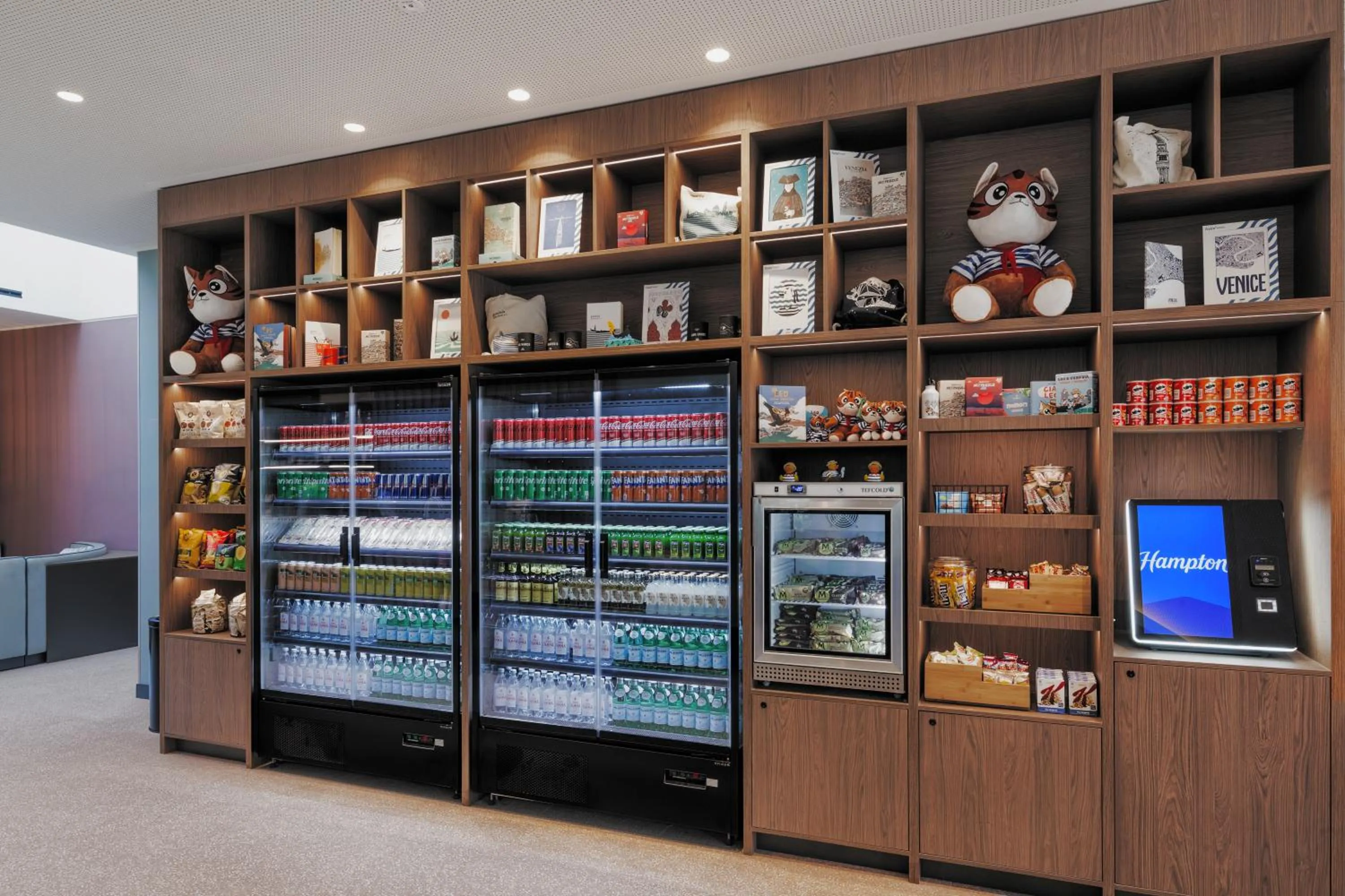 Food and drinks in Hampton By Hilton Venice Isola Nuova