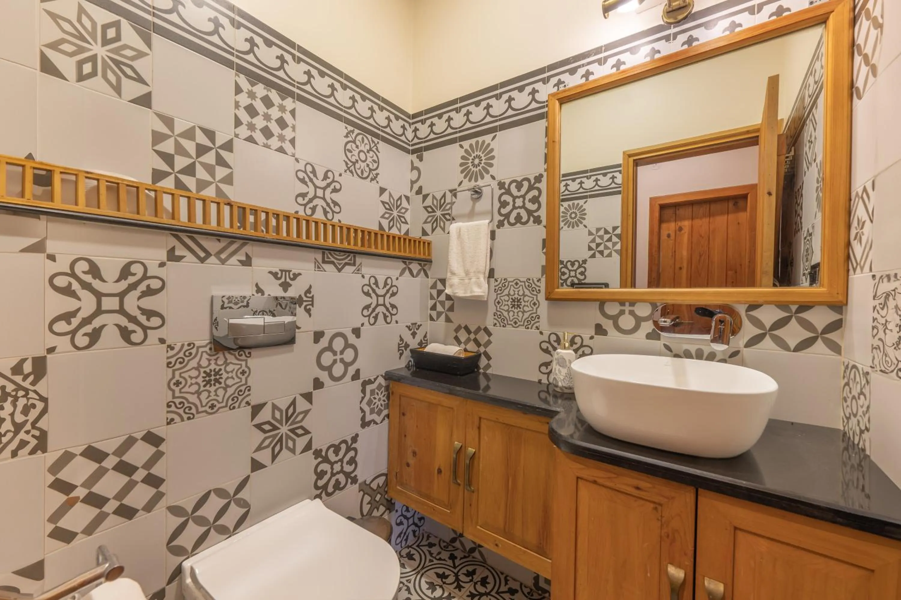 Toilet in Echor Hill Farm Cottages Palampur