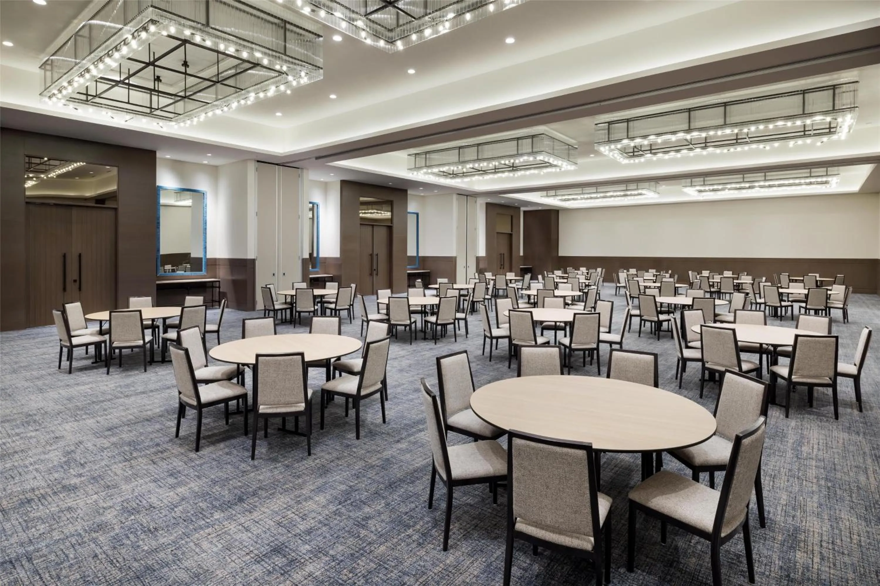 Meeting/conference room in Hotel Santiago, Curio Collection By Hilton