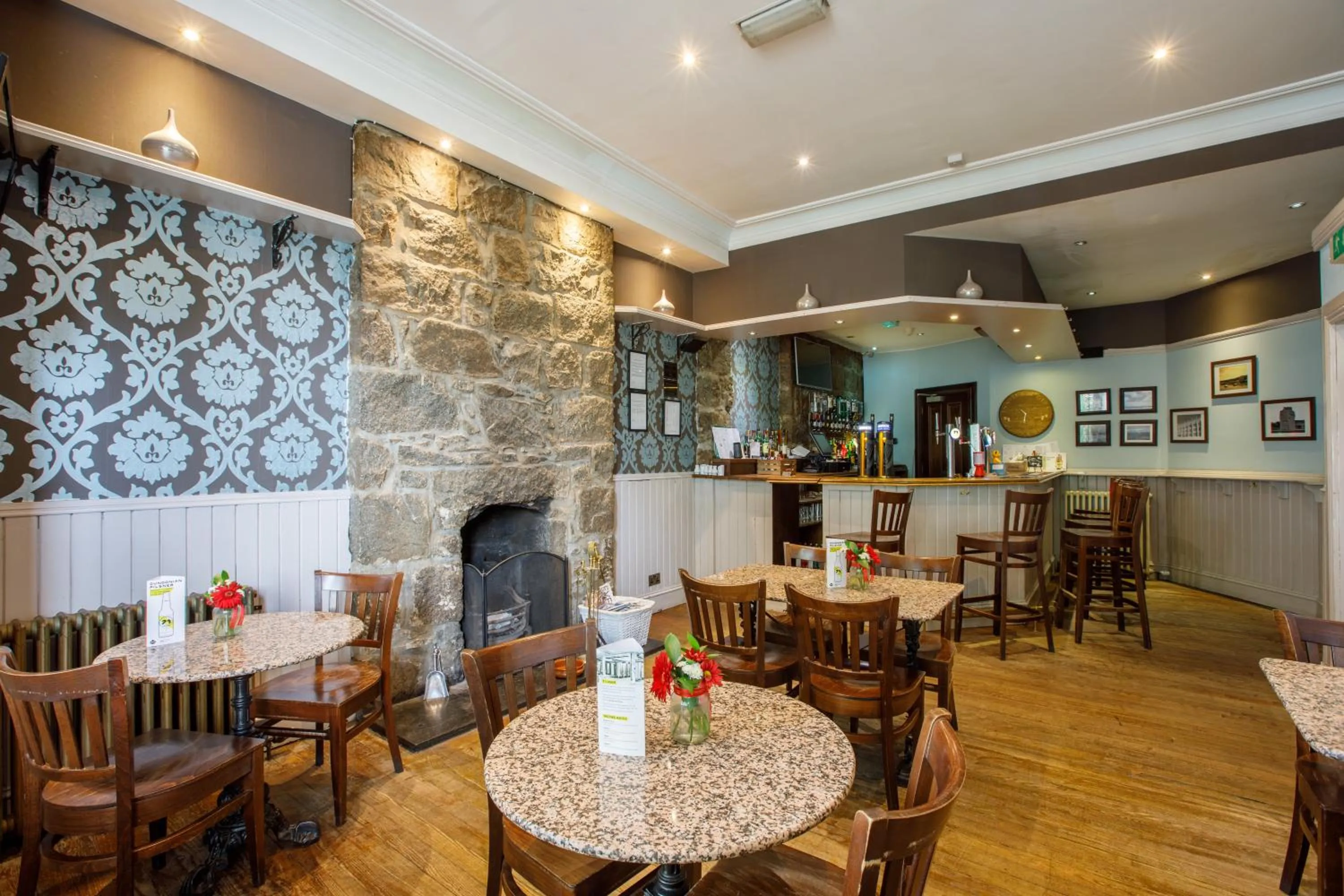 Lounge or bar in Inn At The Park Hotel