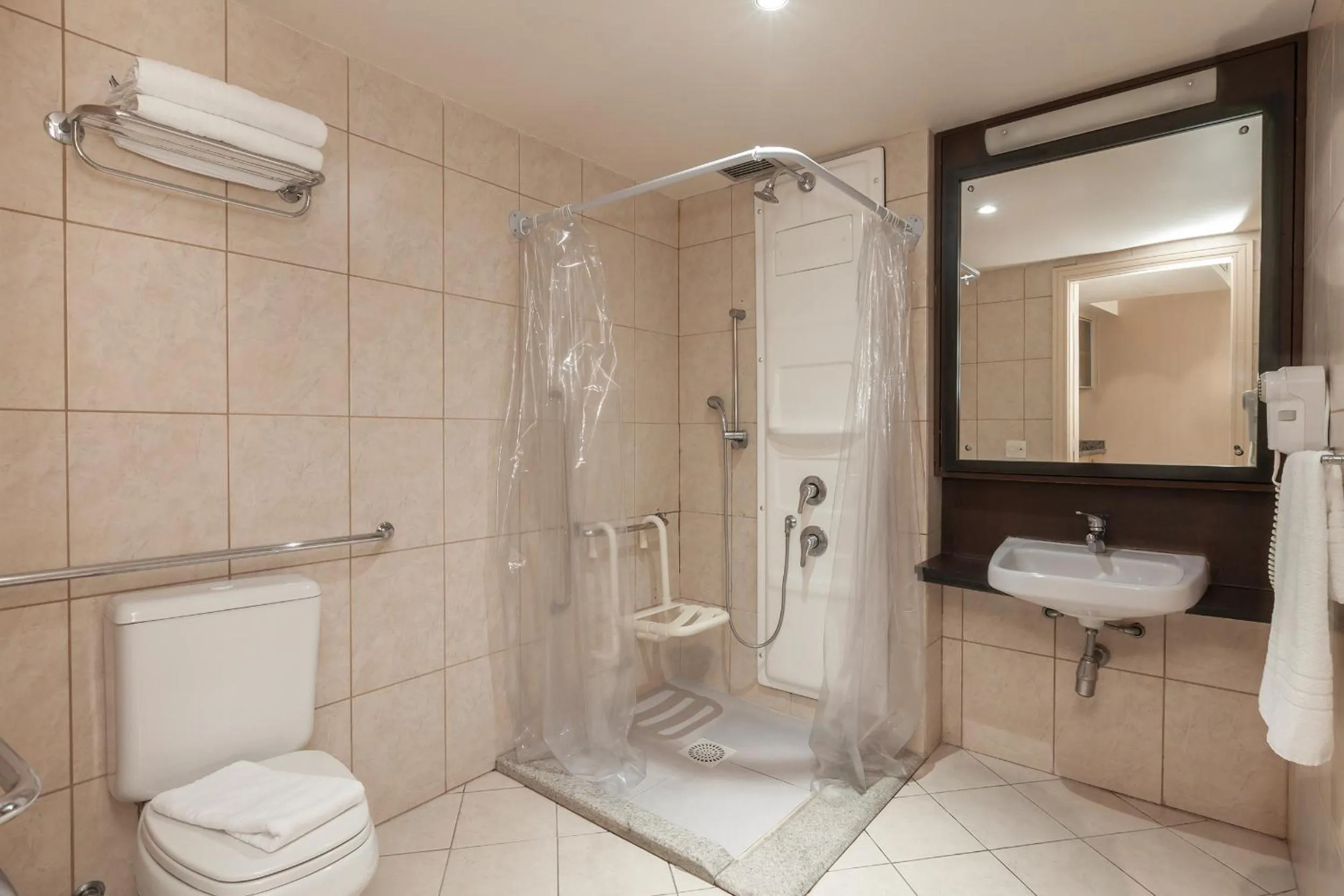 Bathroom in Tri Hotel Vittoria Bento