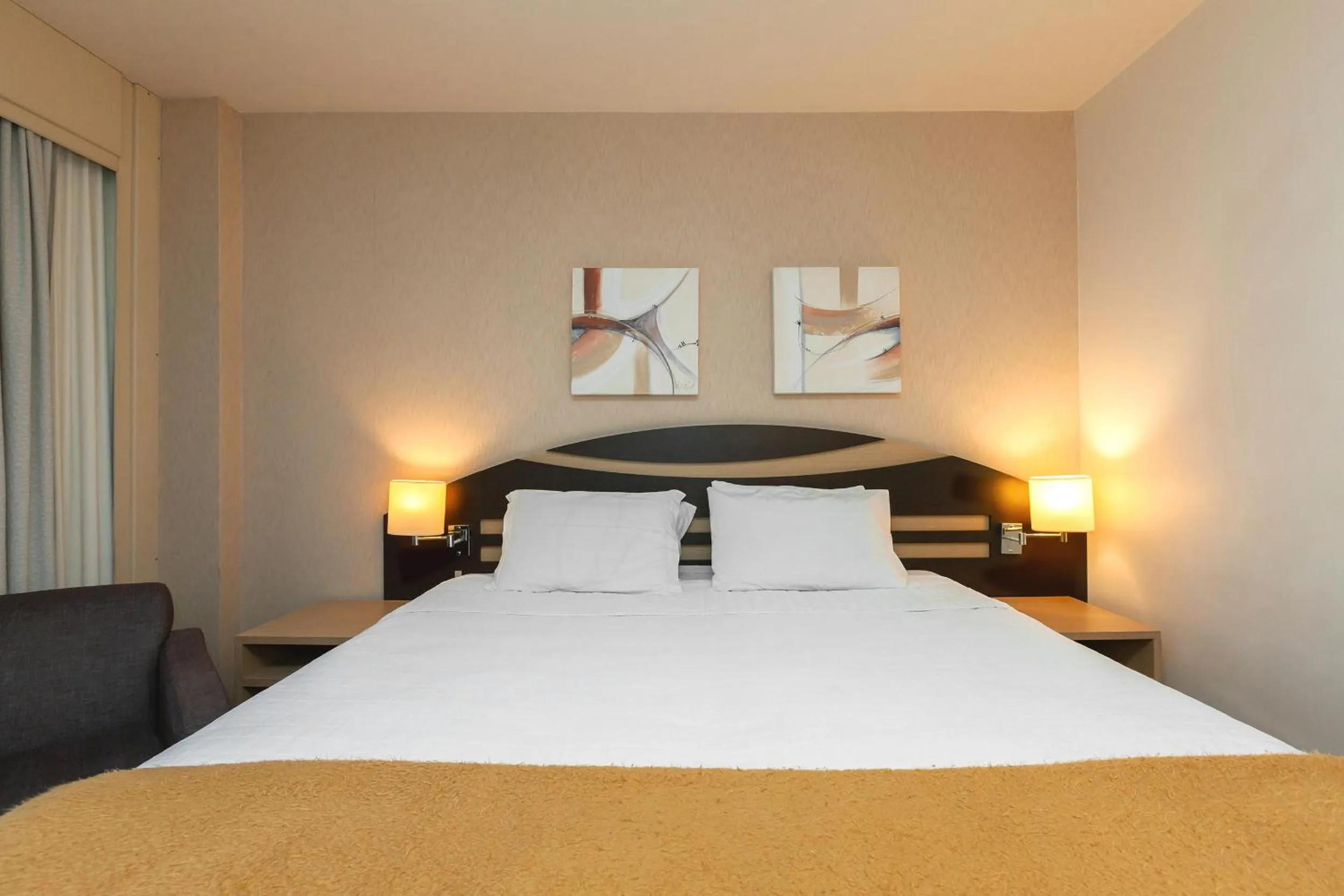 Photo of the whole room, Bed in Tri Hotel Vittoria Bento