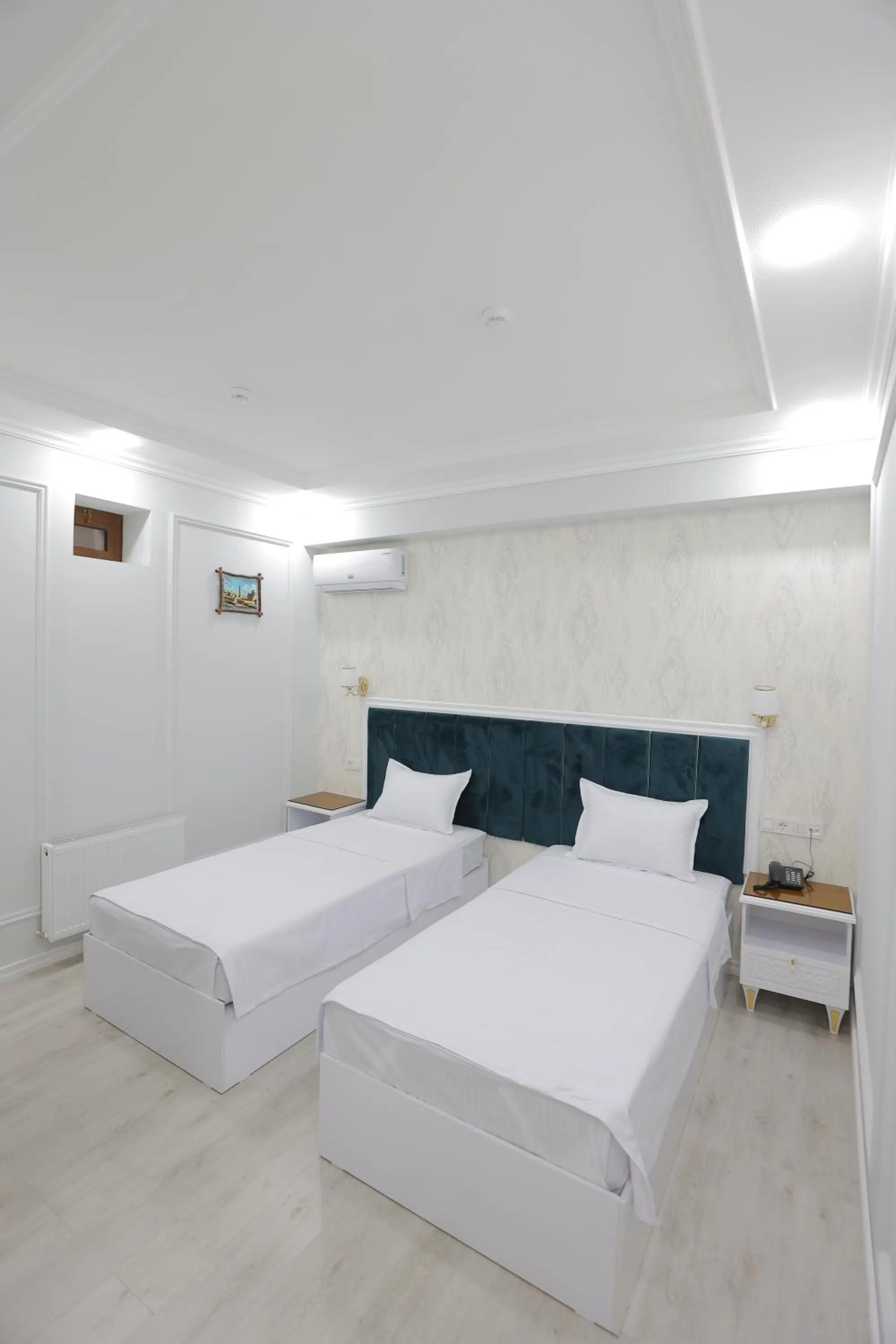 Bedroom, Bed in Beksaroy