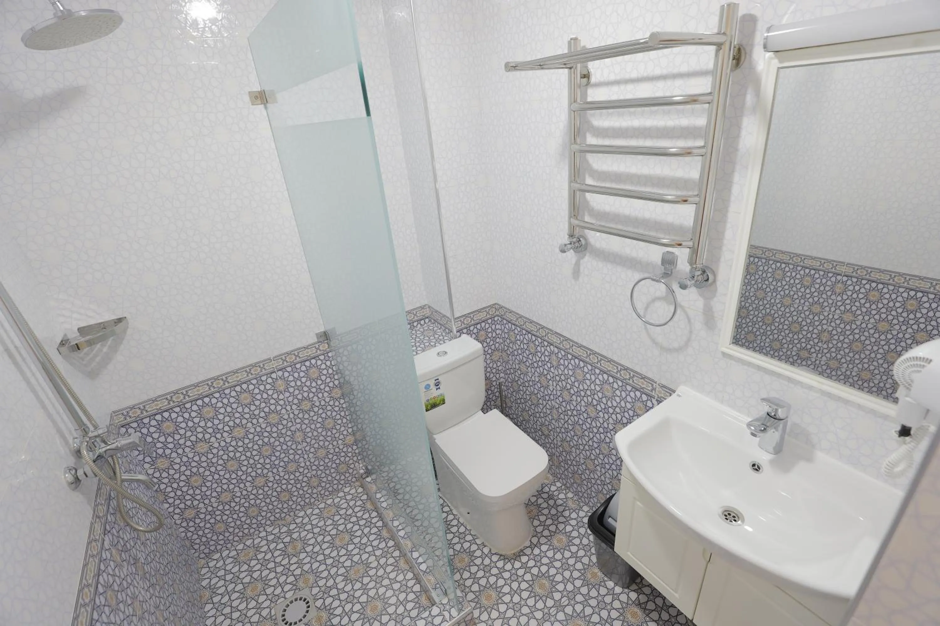 Shower in Beksaroy