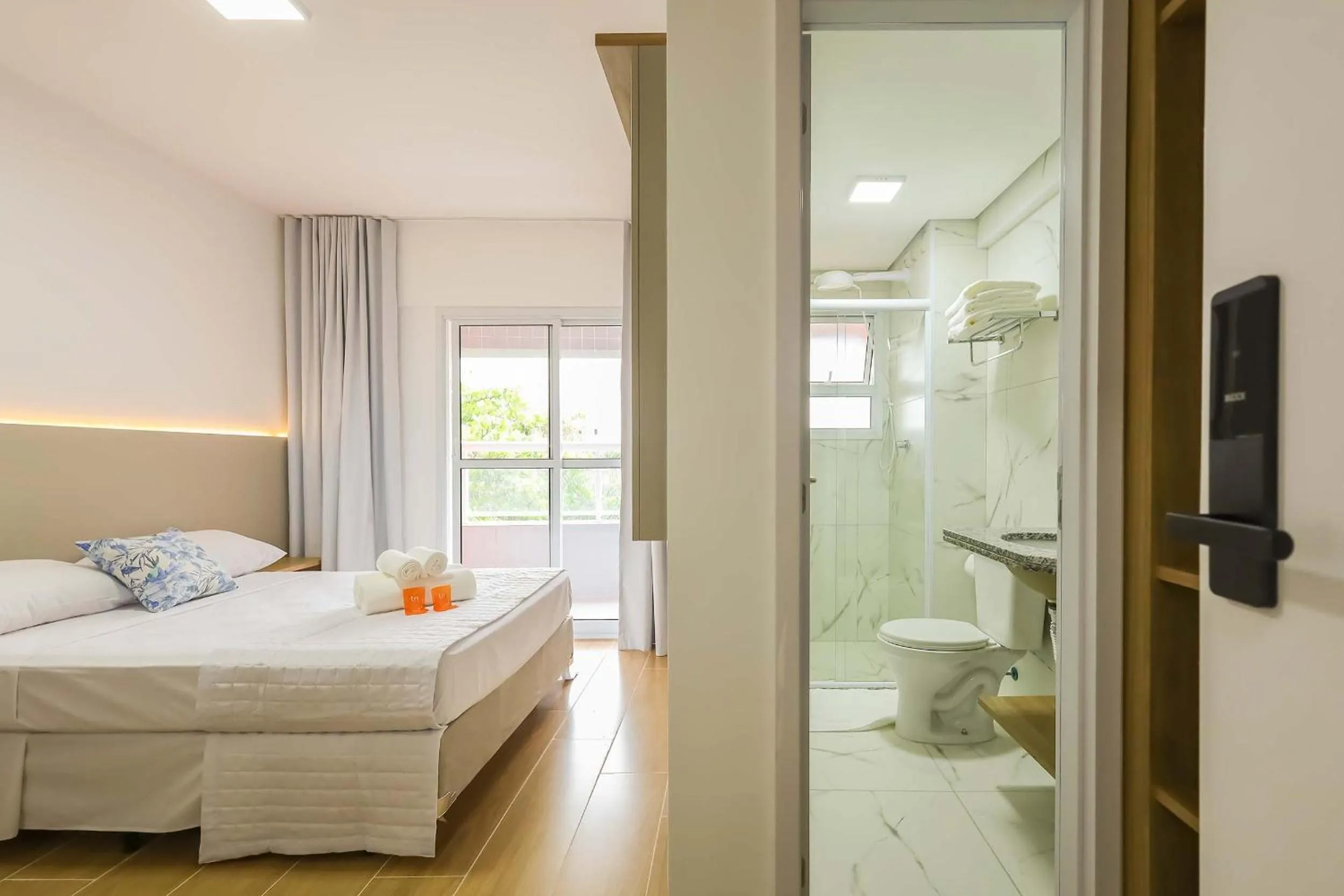 Bedroom, Bed in Tri Hotel Praia Grande