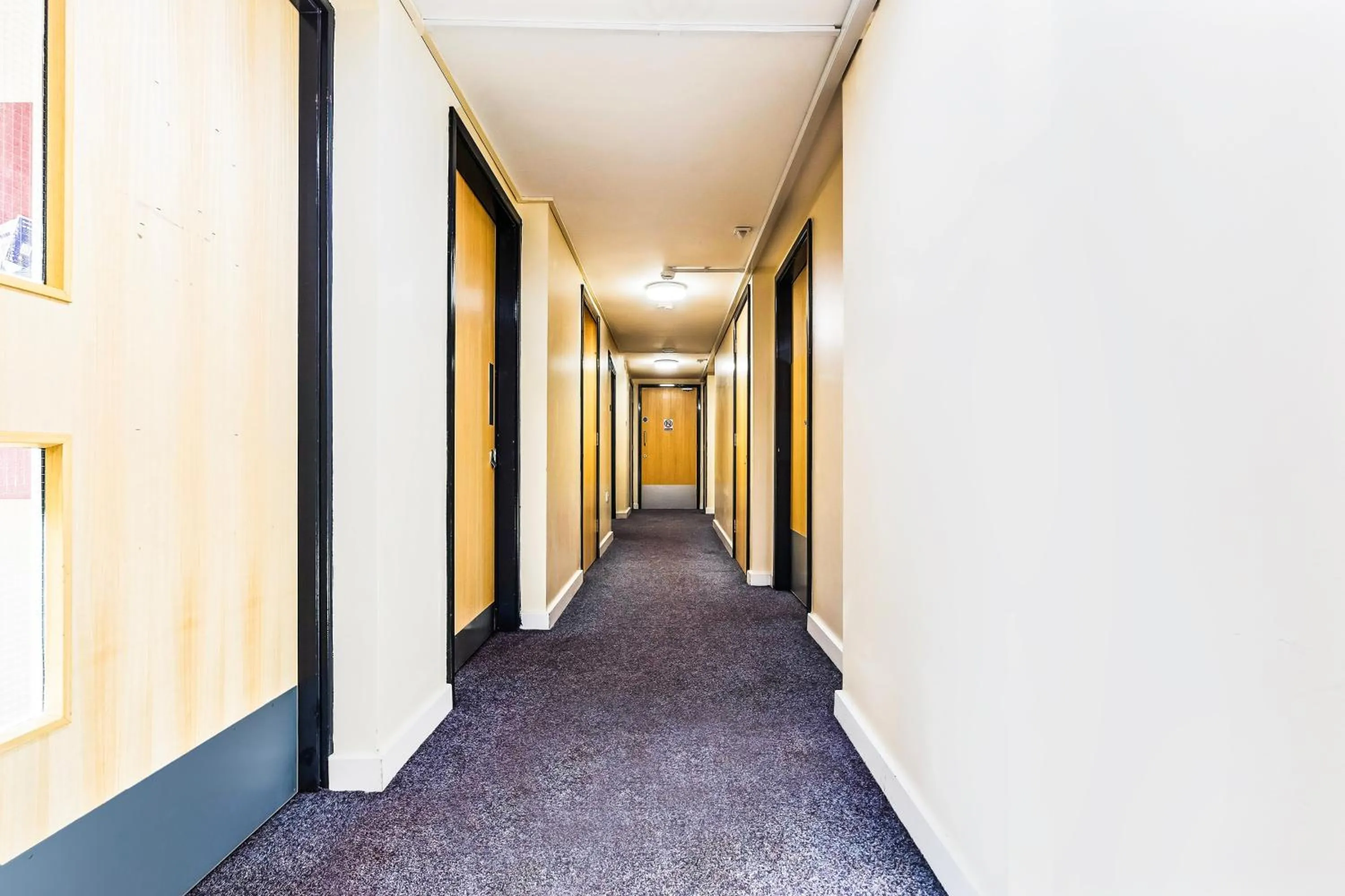 Lobby or reception in OYO Crewe City Centre