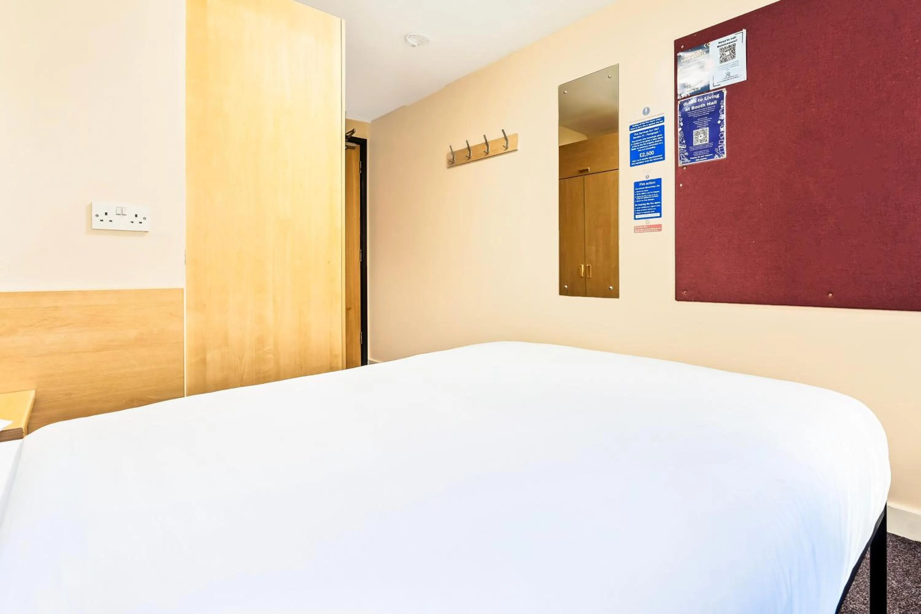 Bedroom in OYO Crewe City Centre