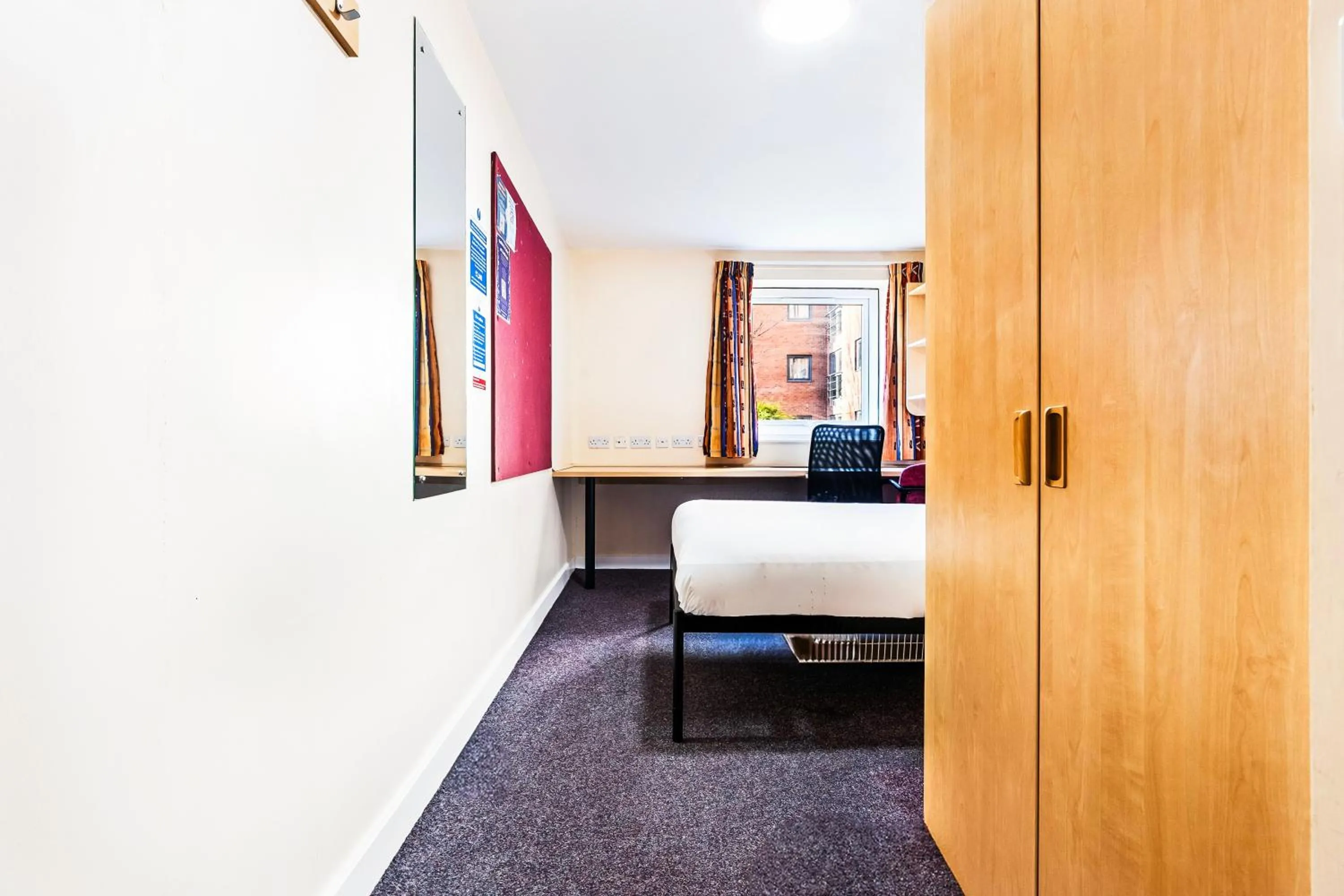 Bedroom in OYO Crewe City Centre