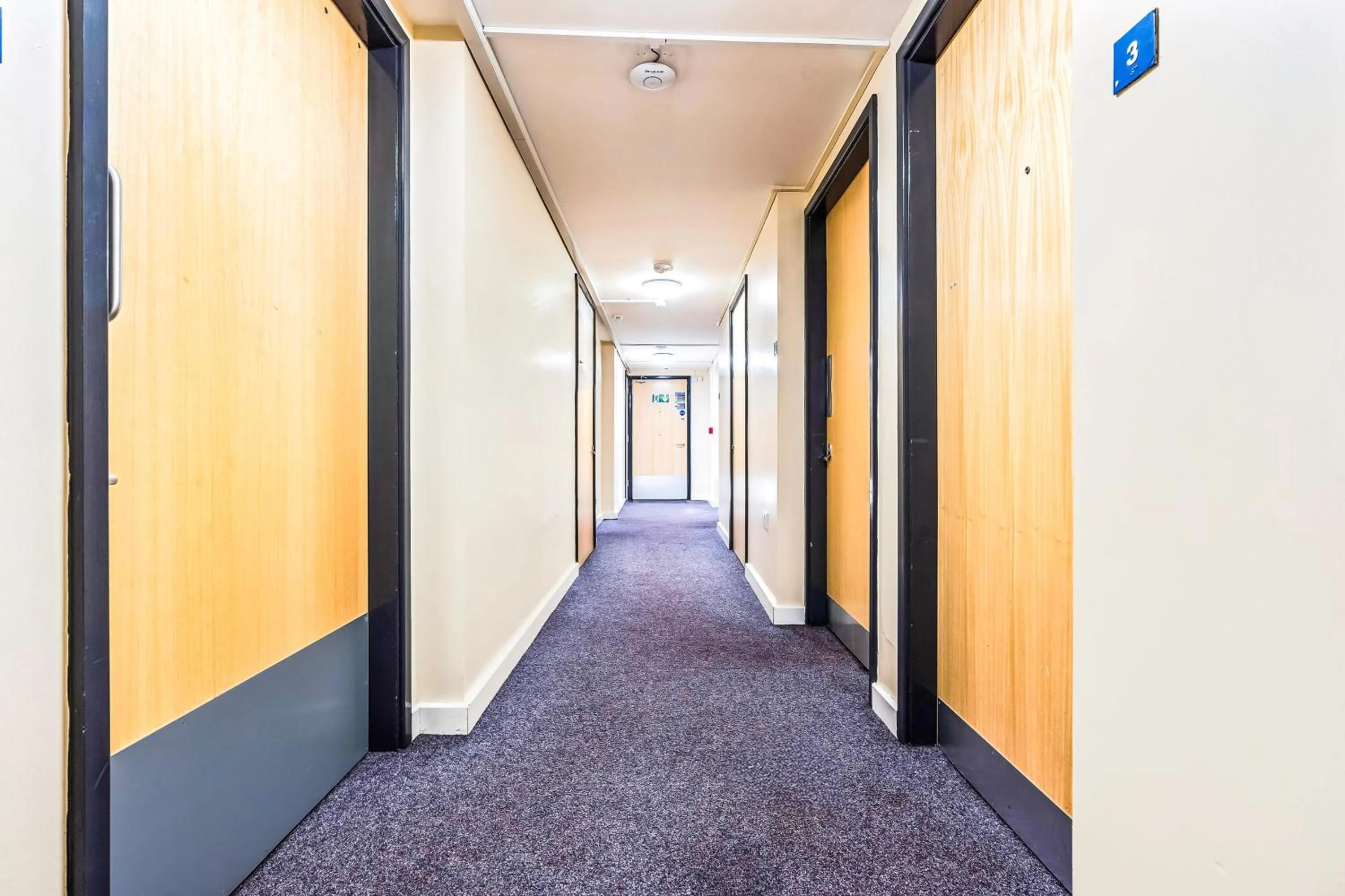 Lobby or reception in OYO Crewe City Centre