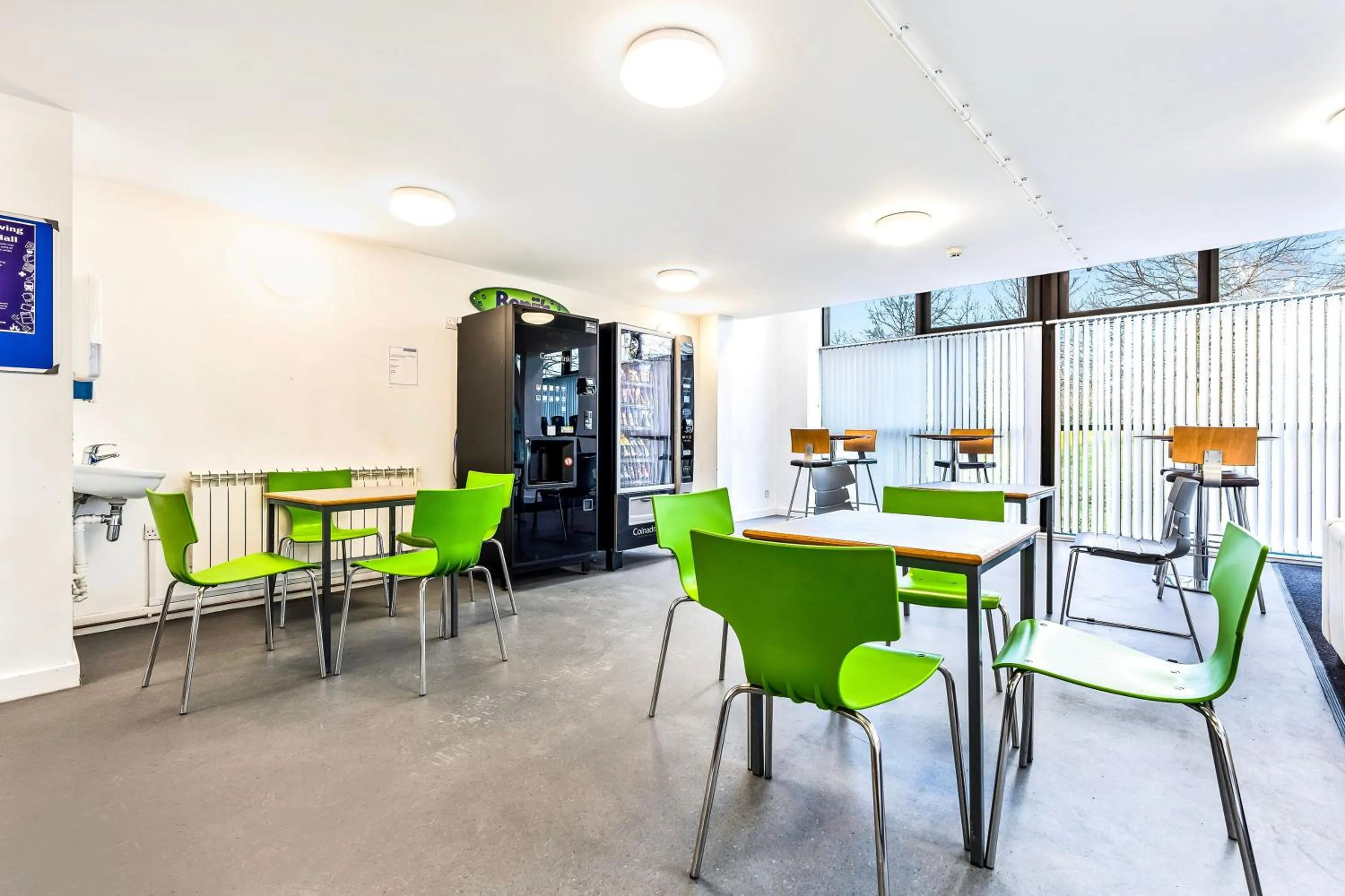 Lobby or reception in OYO Crewe City Centre