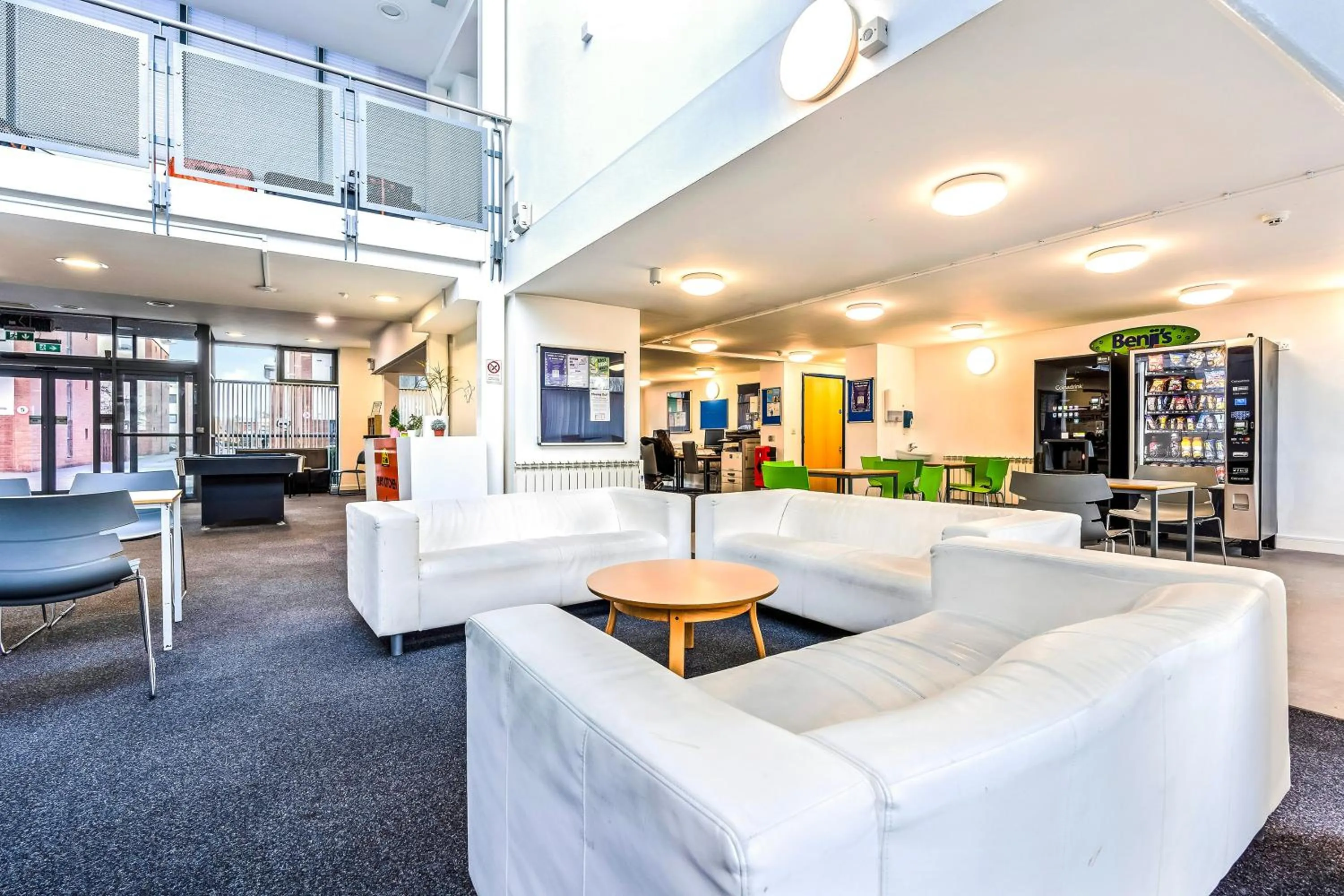 Lobby or reception in OYO Crewe City Centre