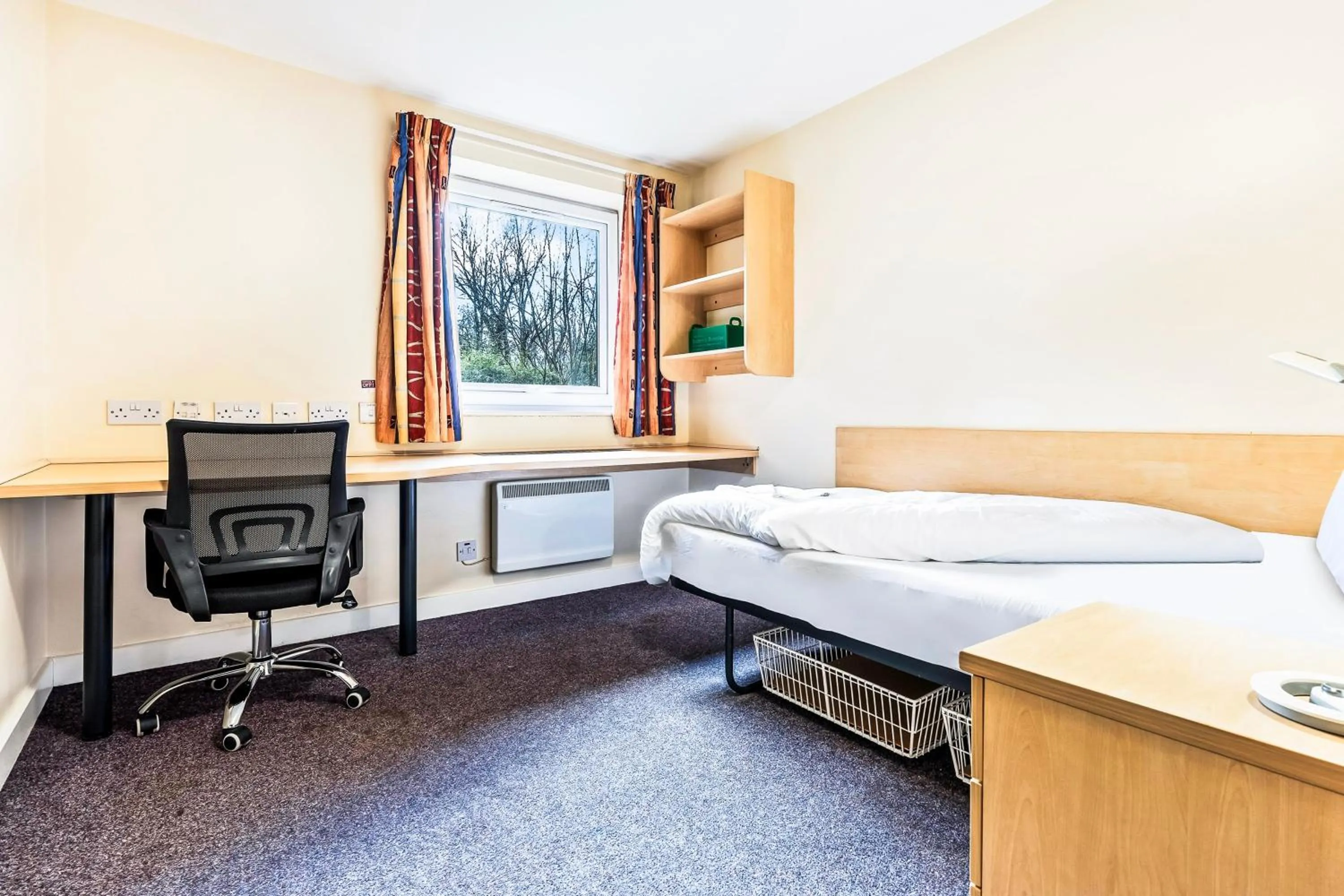 Bedroom in OYO Crewe City Centre