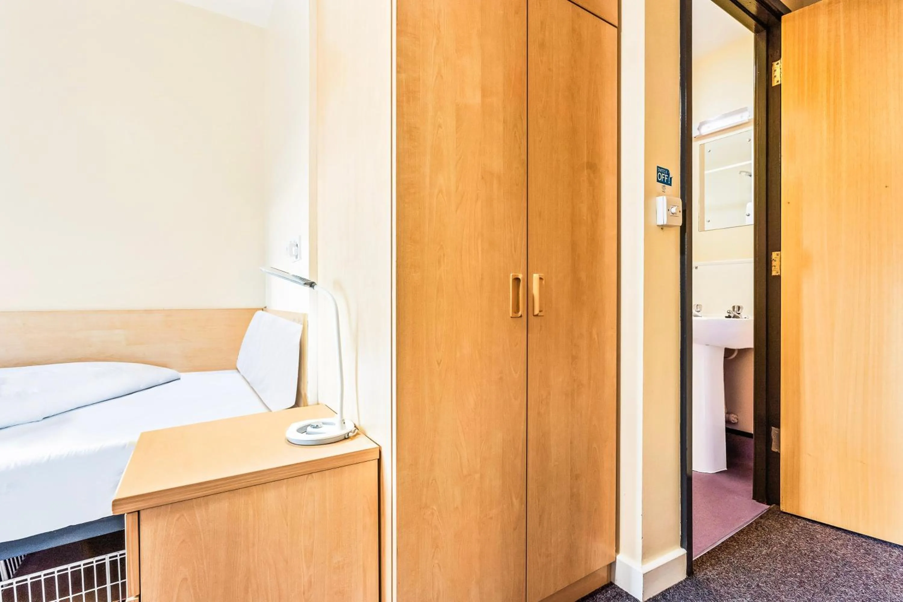 Bedroom in OYO Crewe City Centre