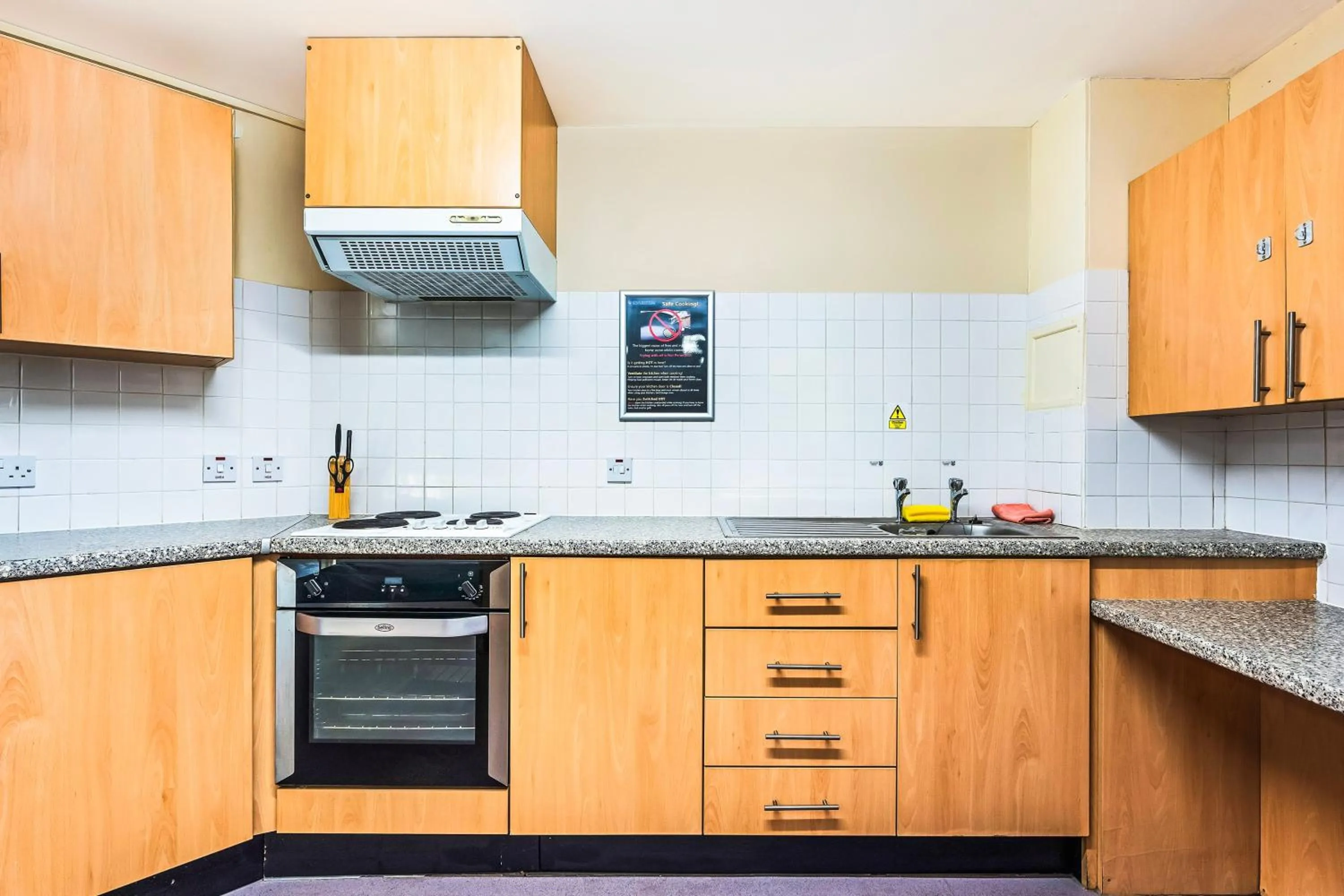 Lobby or reception in OYO Crewe City Centre