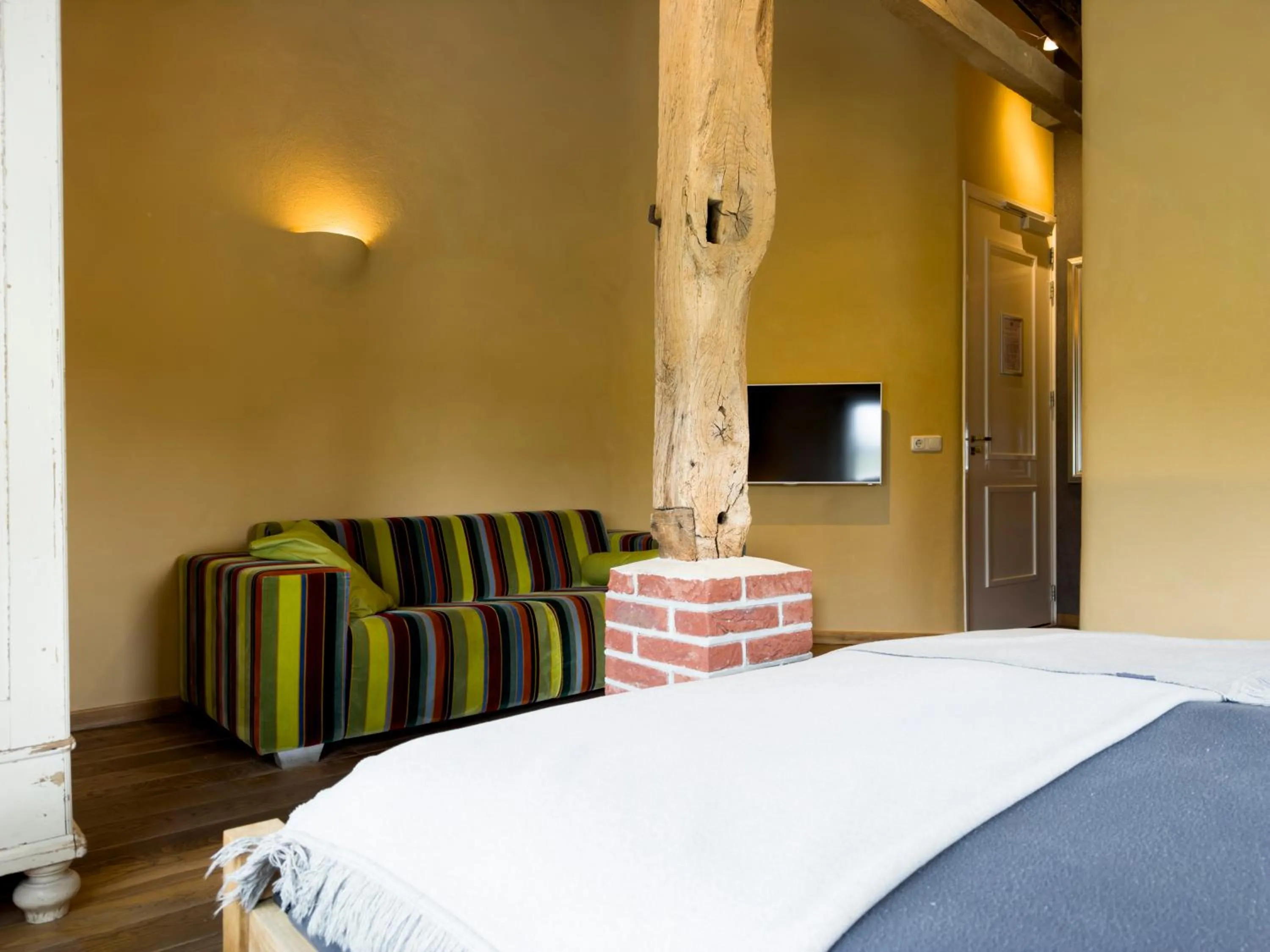 Bed in Herberg de Kemper