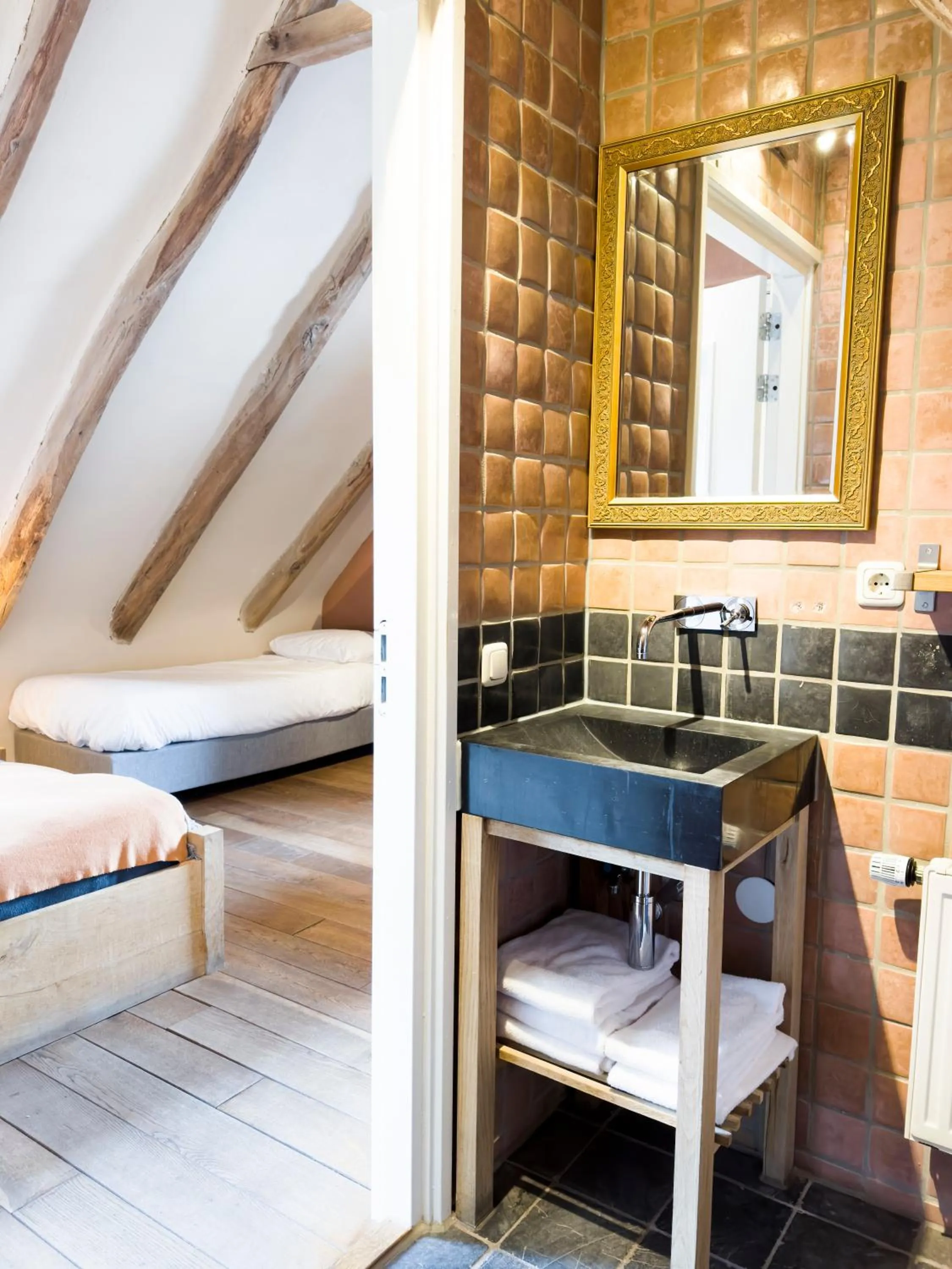 Bathroom, Bed in Herberg de Kemper