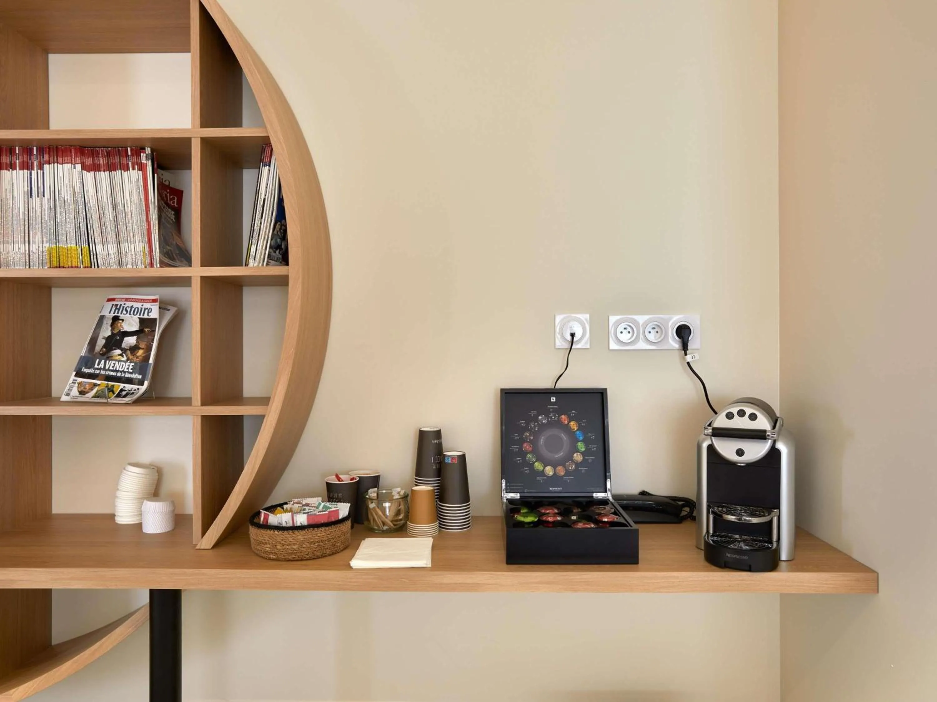 Meeting/conference room in ibis Styles La Roche-sur-Yon