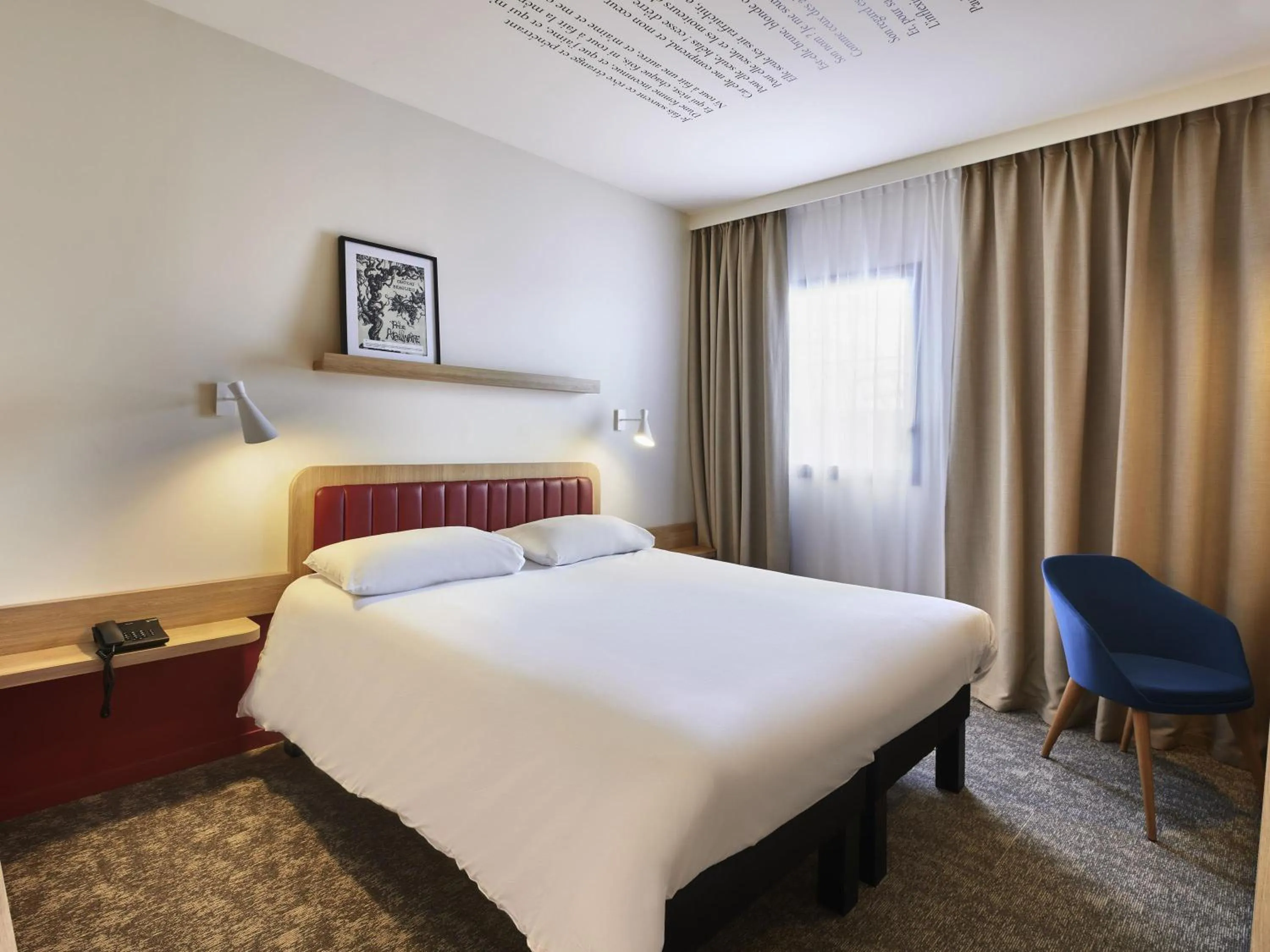 Bedroom, Bed in ibis Styles La Roche-sur-Yon