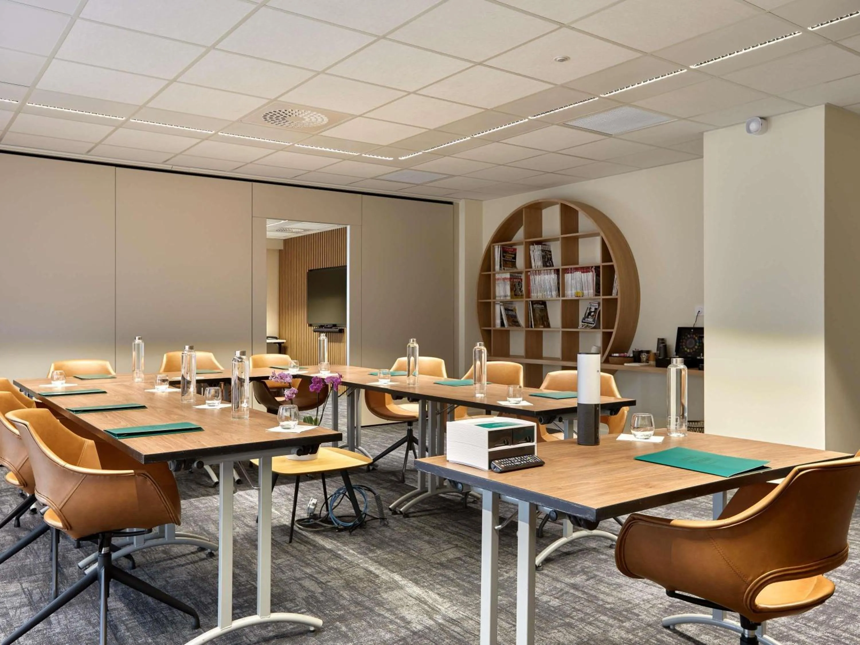 Meeting/conference room in ibis Styles La Roche-sur-Yon