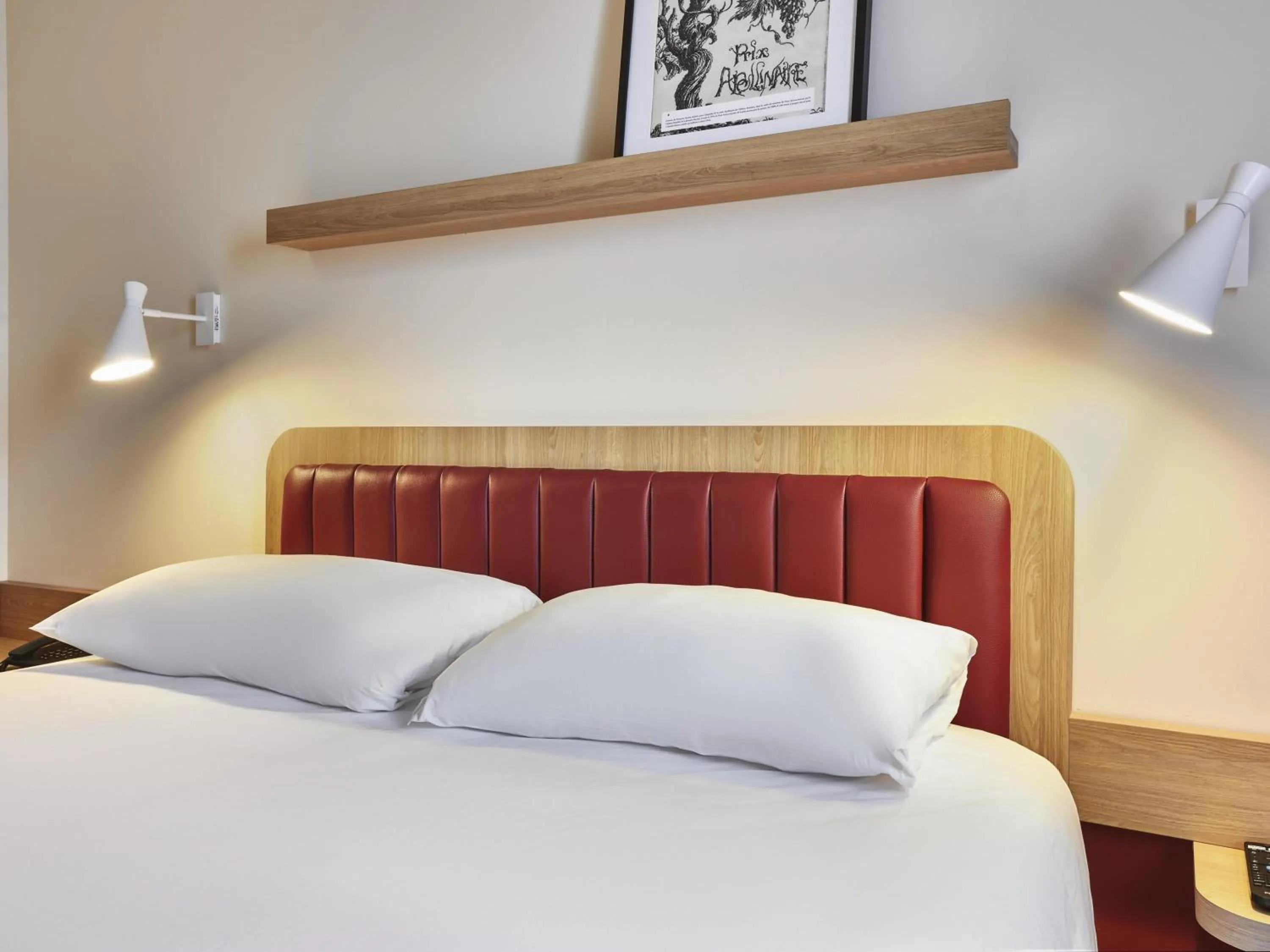 Bedroom, Bed in ibis Styles La Roche-sur-Yon