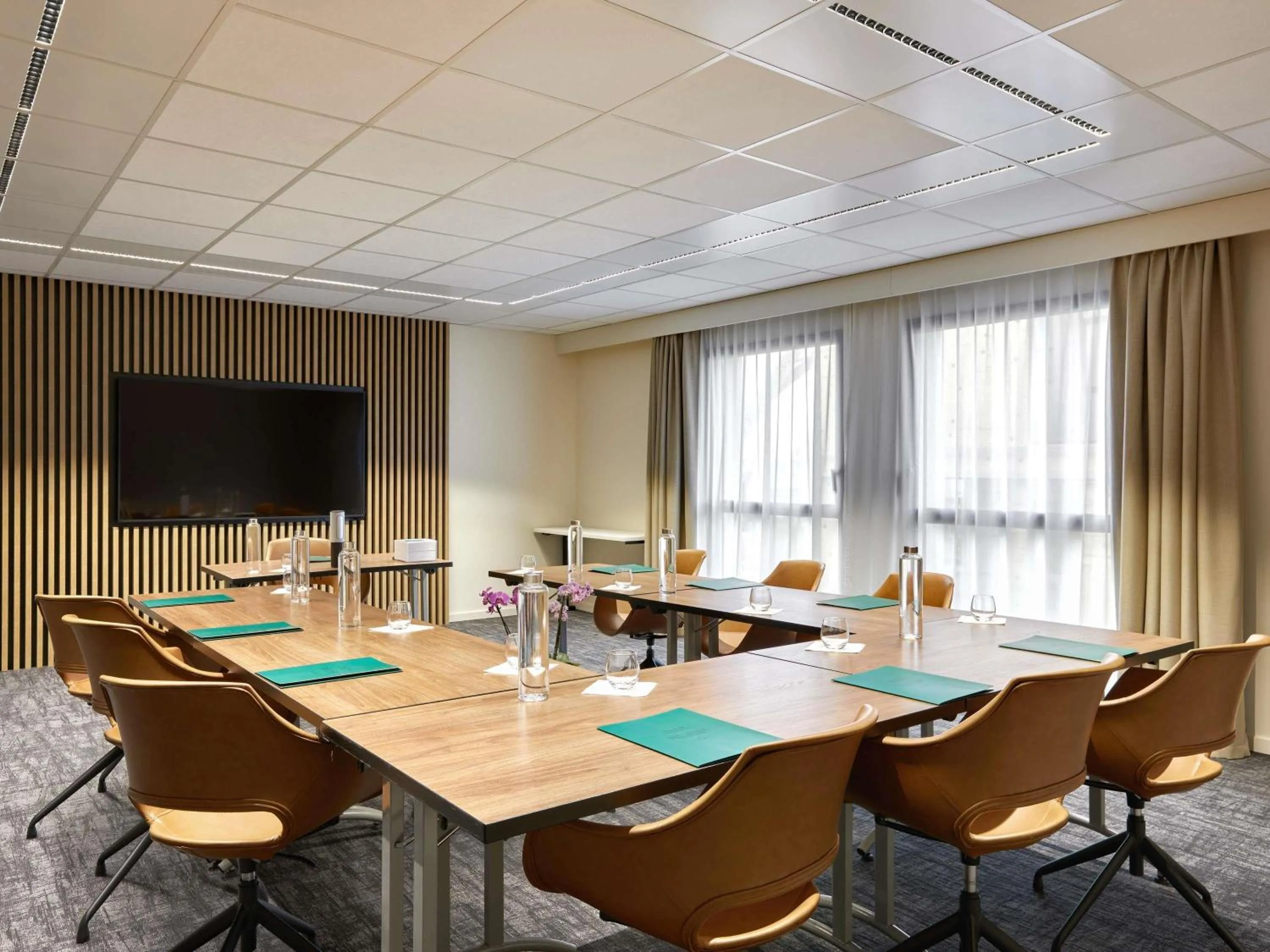 Meeting/conference room in ibis Styles La Roche-sur-Yon